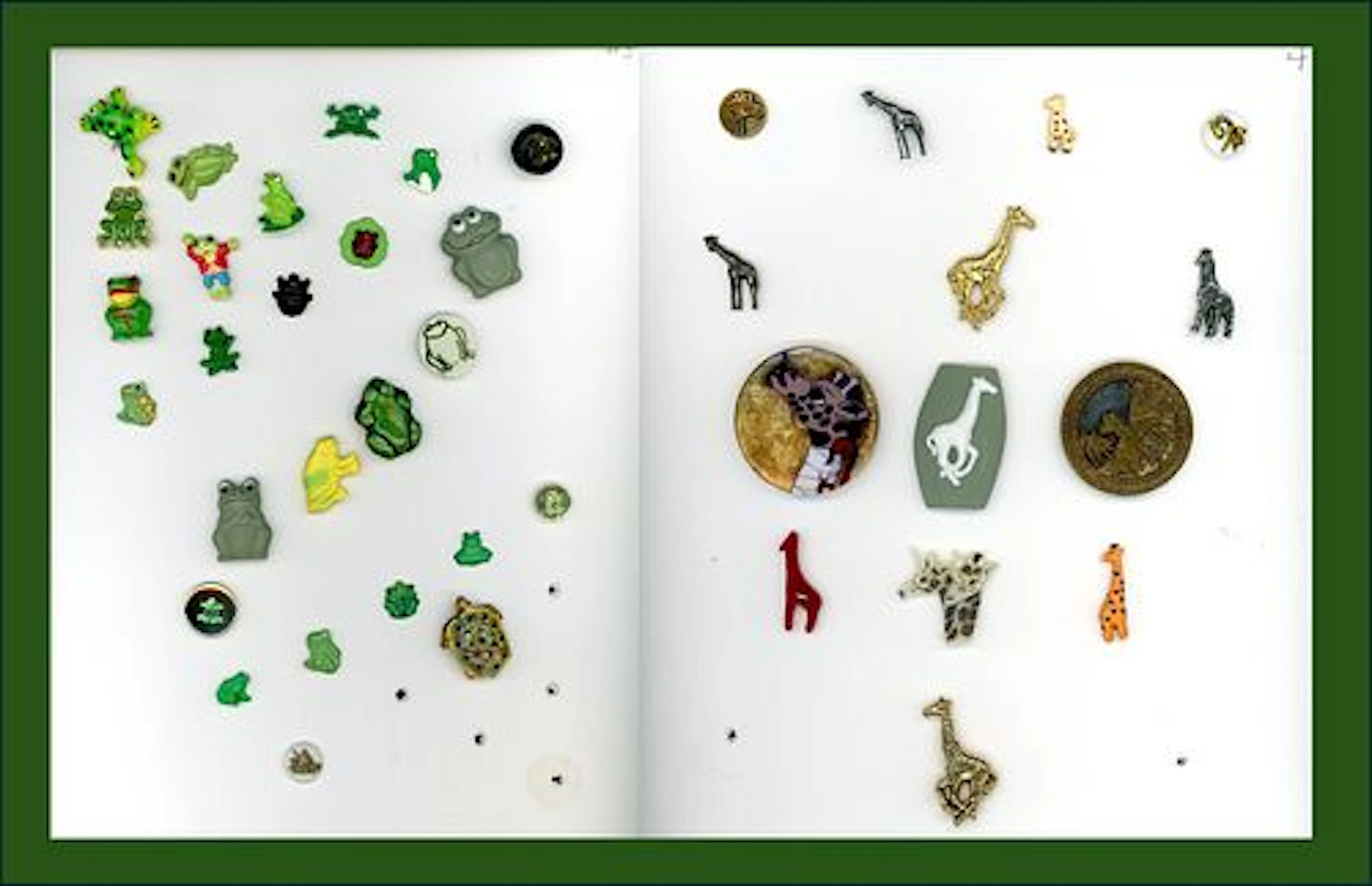 2 CARDS OF DIVISION ONE AND THREE ANIMAL LIFE BUTTONS