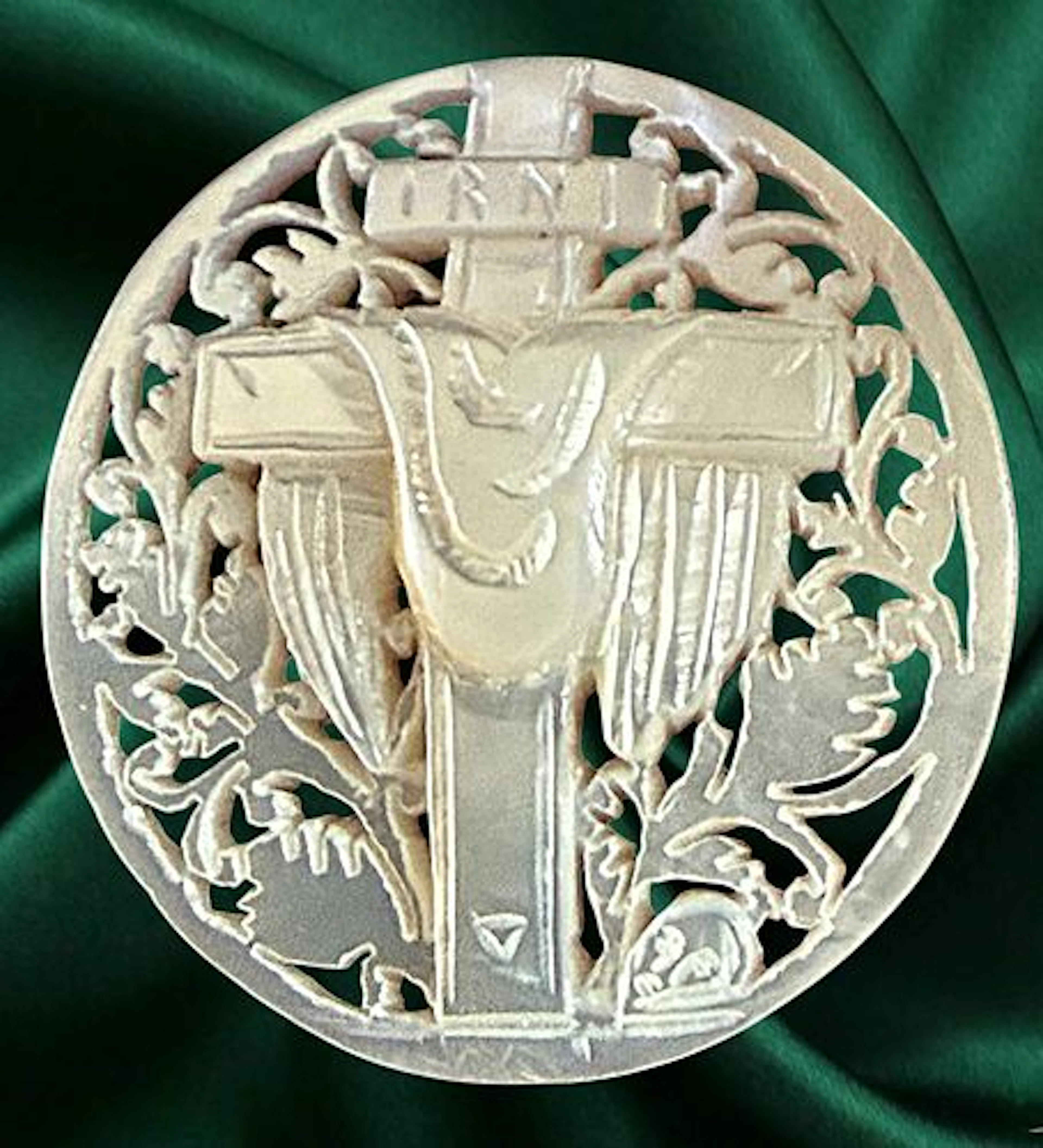 A DIVISION THREE EARLY BETHLEHEM PEARL BUTTON