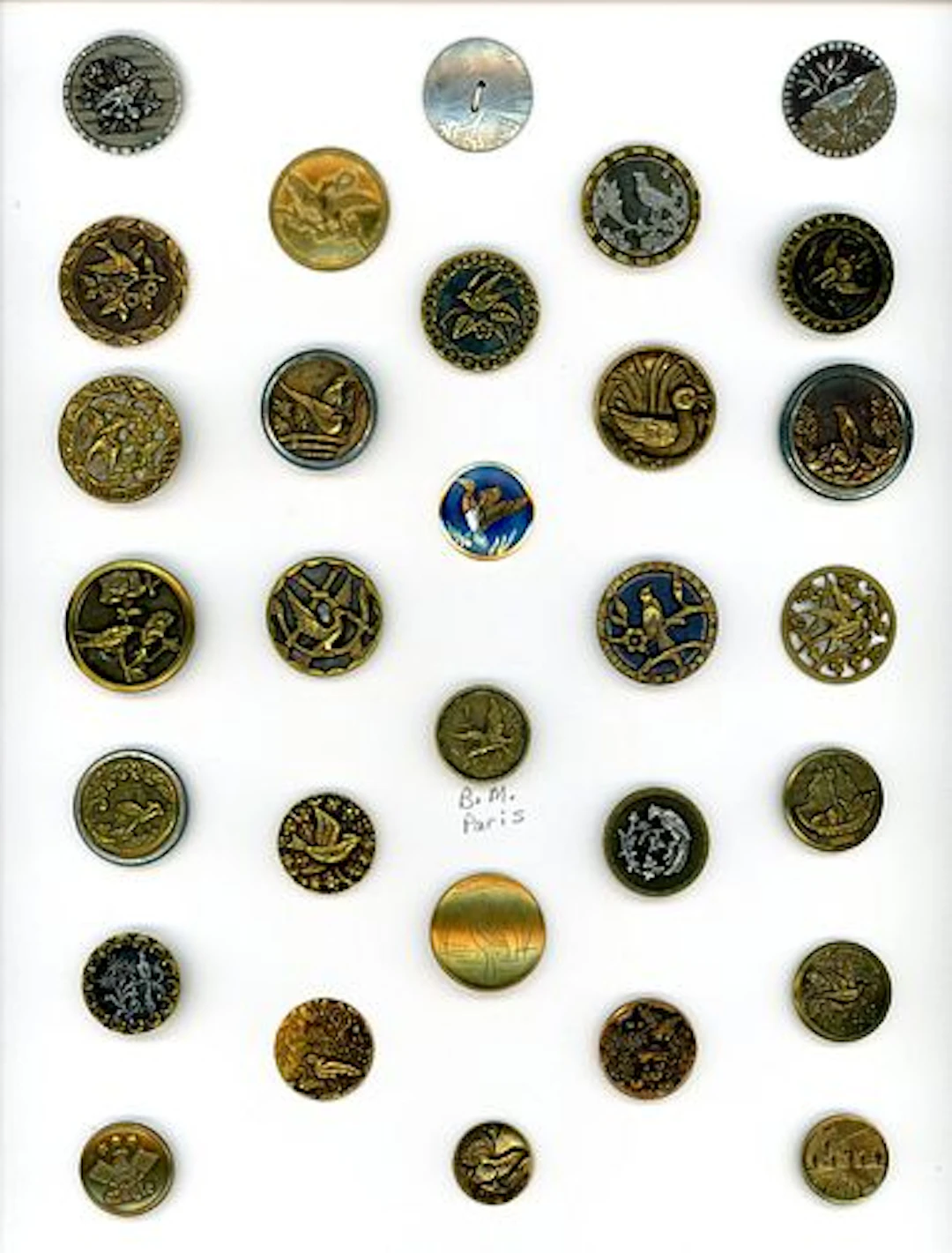 A CARD OF DIVISION ONE & THREE BIRD BUTTONS