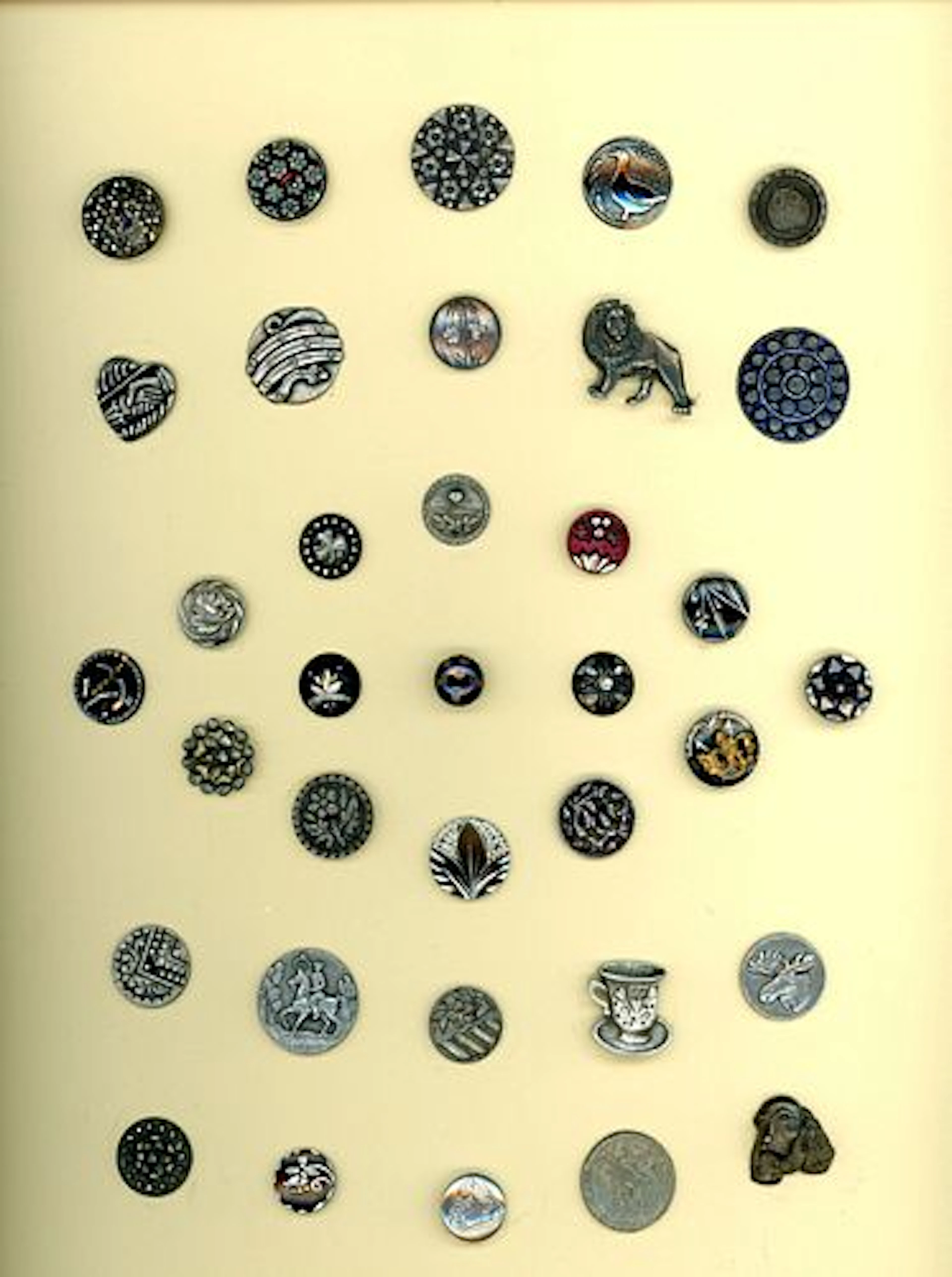 A CARD OF DIVISION ONE AND THREE PEWTER BUTTONS