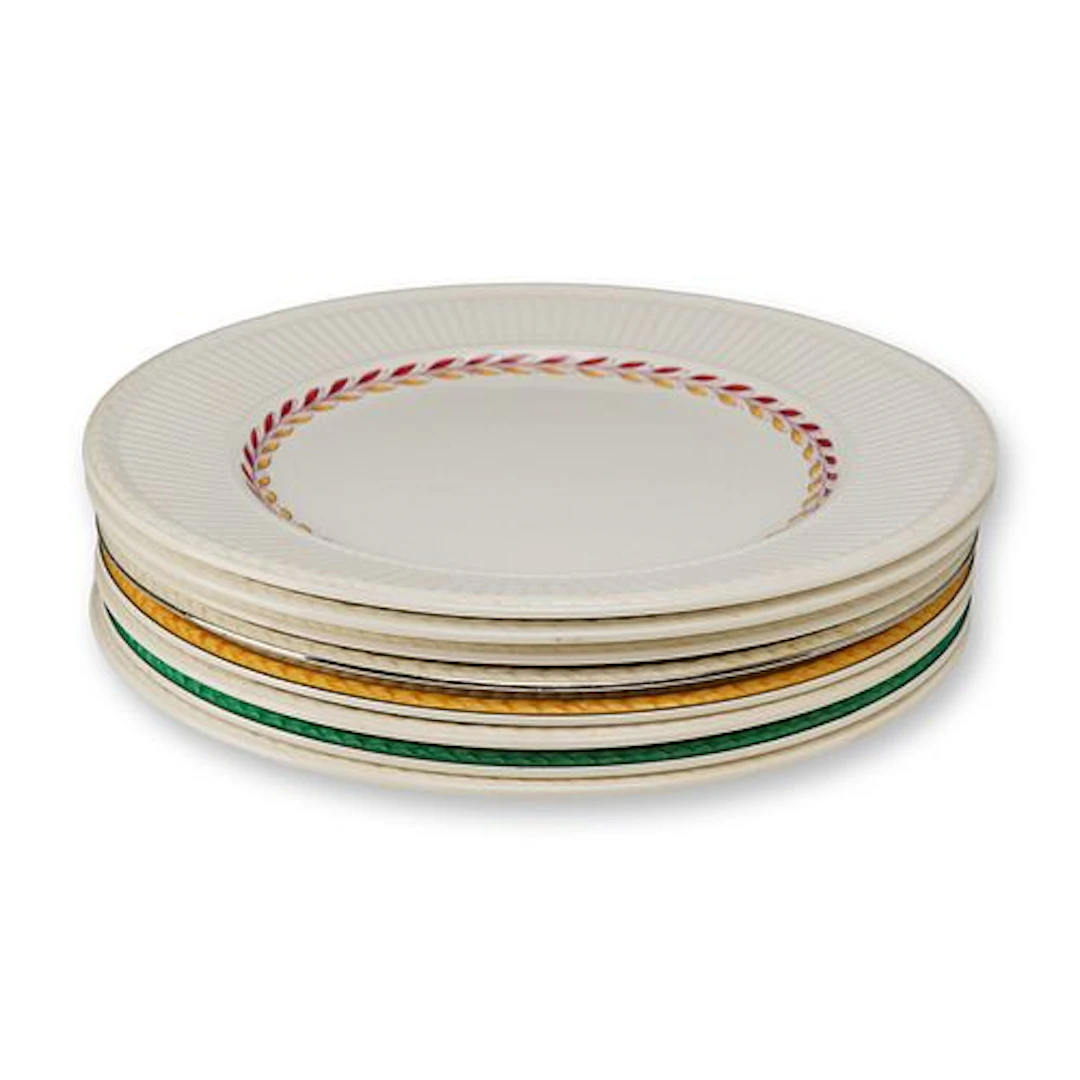 8pc Wedgwood Dinner Plates