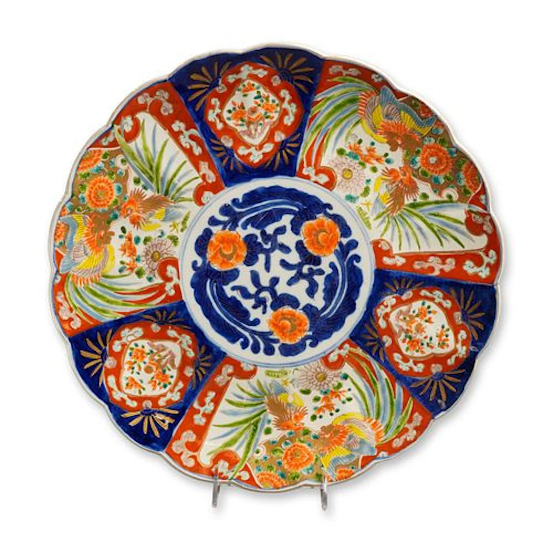 Japanese Imari Porcelain Charger, Meiji Period (19th Century)