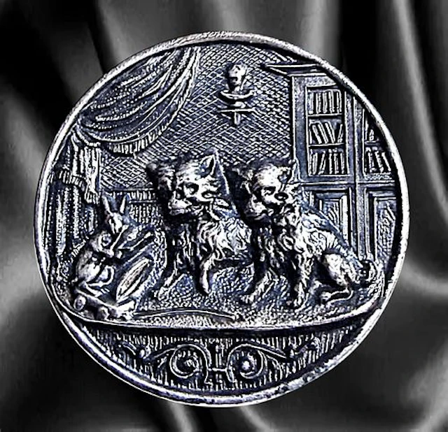 A DIVISION ONE PICTORIAL ANIMAL BUTTON
