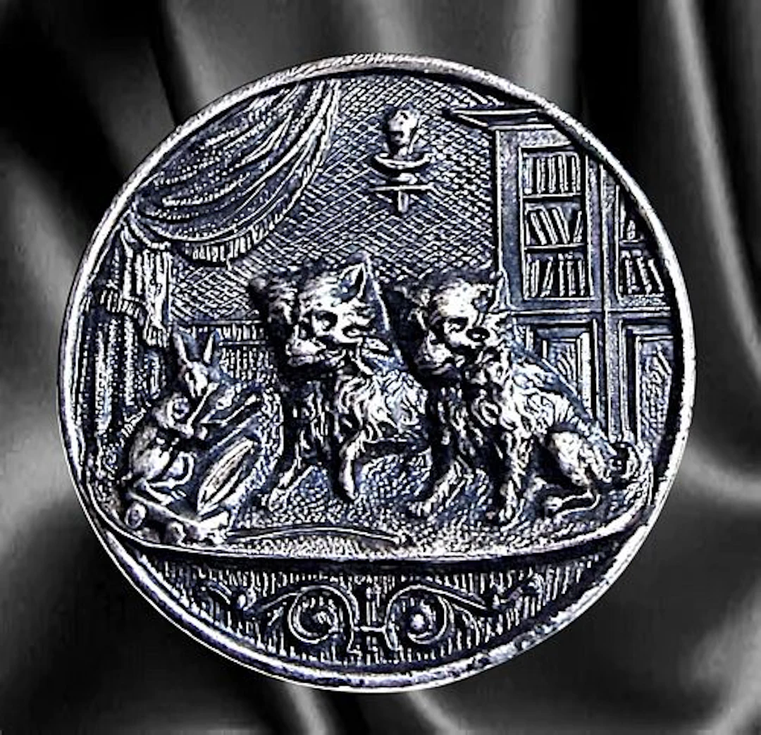 A DIVISION ONE PICTORIAL ANIMAL BUTTON