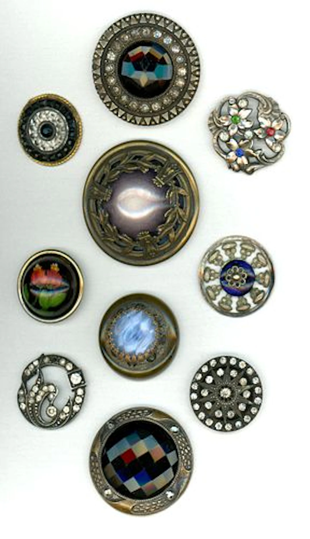 A SMALL CARD OF DIVISION 1 & 3 GLASS IN METAL BUTTONS