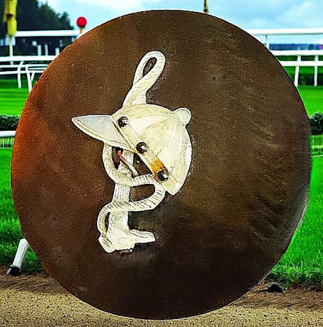 A DIVISION ONE PICTORIAL PEARL BUTTON
