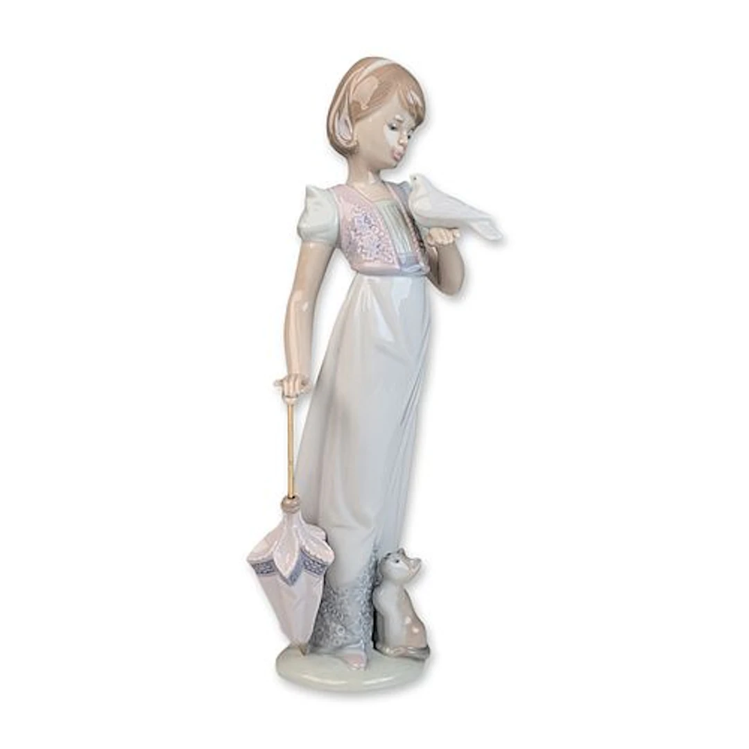 Lladro Porcelain Figurine, Summer Stroll 01007611