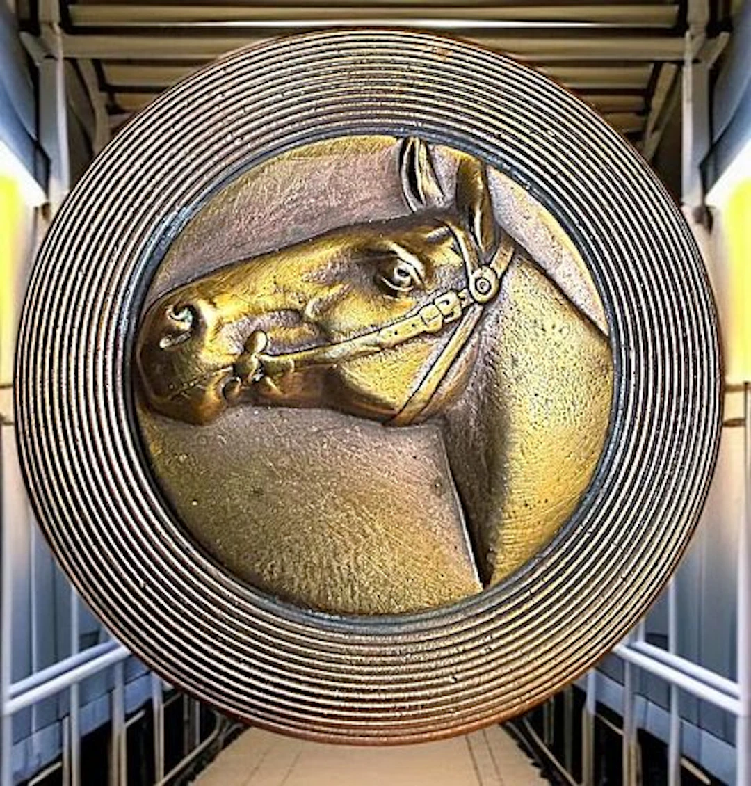 A DIVISION ONE PICTORIAL HORSE BUTTON