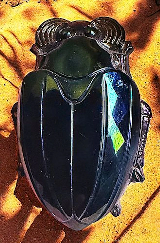 A RARE DIVISION ONE TIFFANY GLASS BUTTON