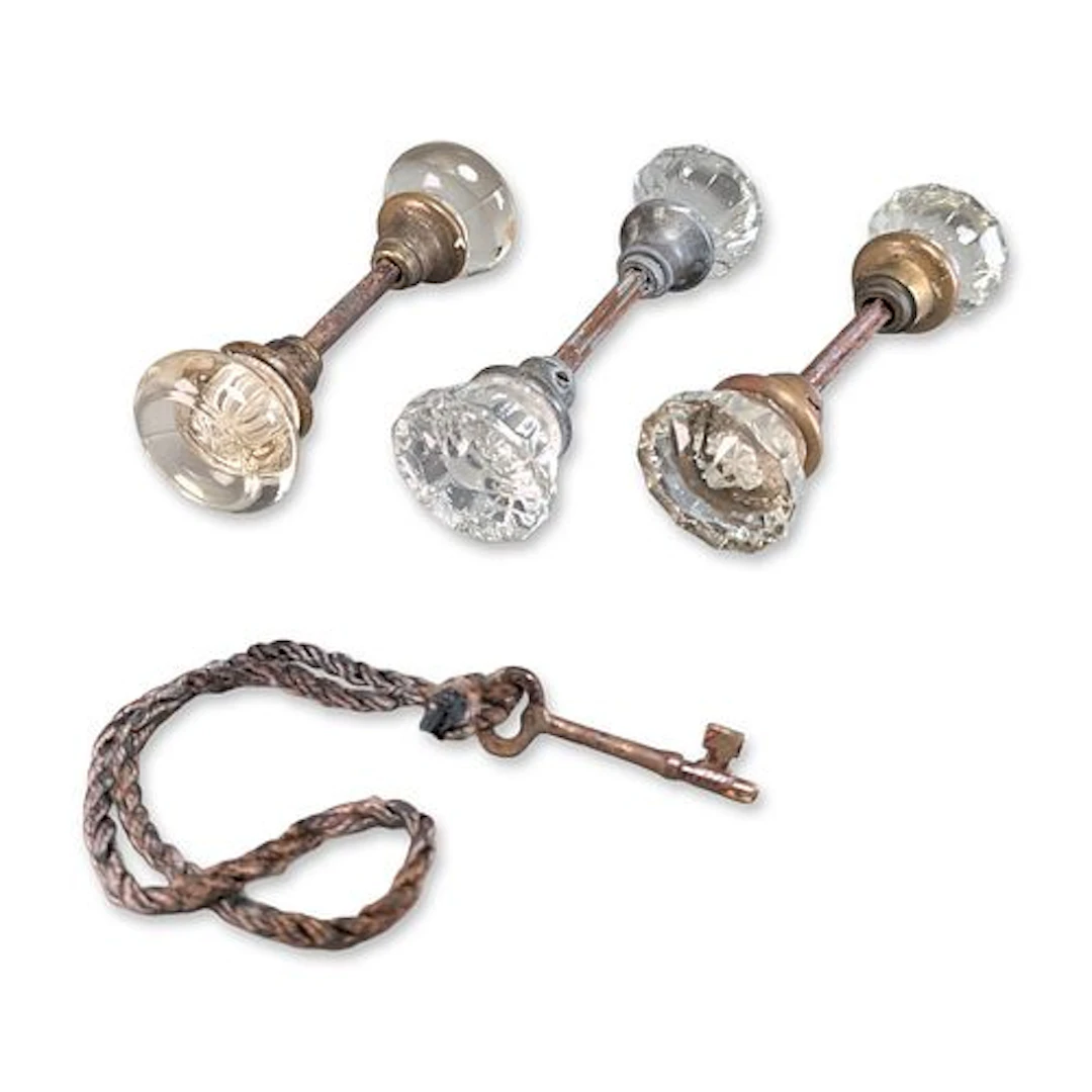 4pc Collection of Antique Glass Doorknobs and Key