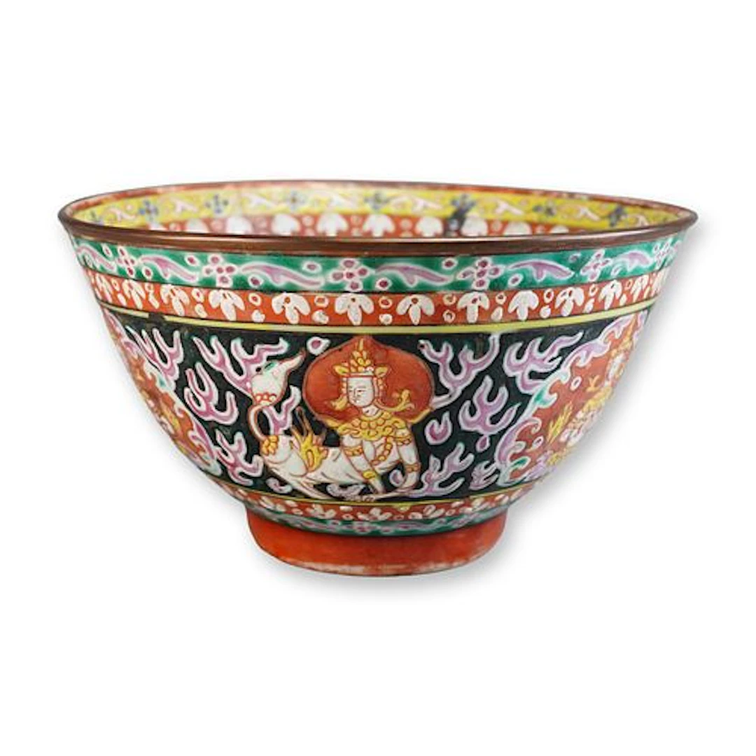 18th-19th Century Chinese Famille Rose Bencharong Bowl