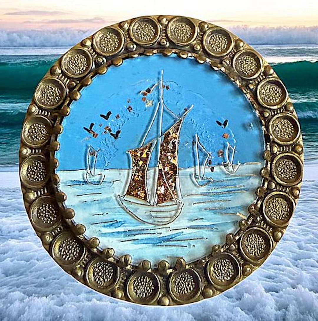 A DIVISION ONE UNDER GLASS PICTORIAL BUTTON