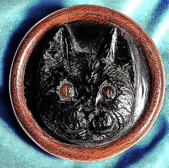 A SCARCE DIVISION THREE STUDIO ARTIST BUTTON