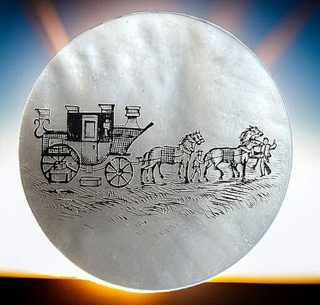 A DIVISION ONE PICTORIAL PEARL BUTTON