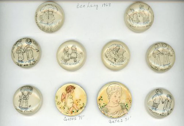A SMALL CARD OF STUDIO ARTIST BUTTONS