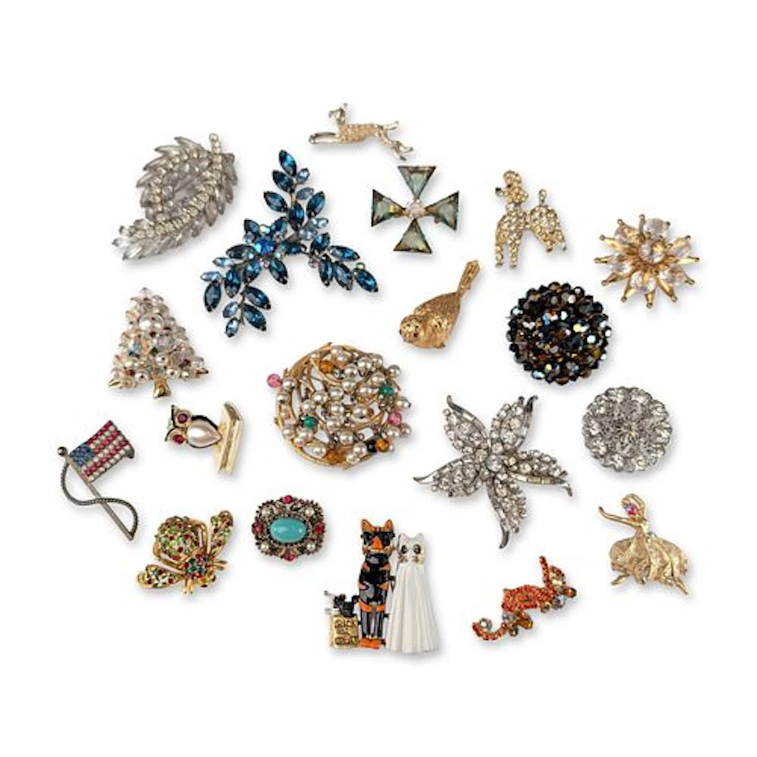 19pc Vintage Animal and Floral Rhinestone Costume Brooch Pins