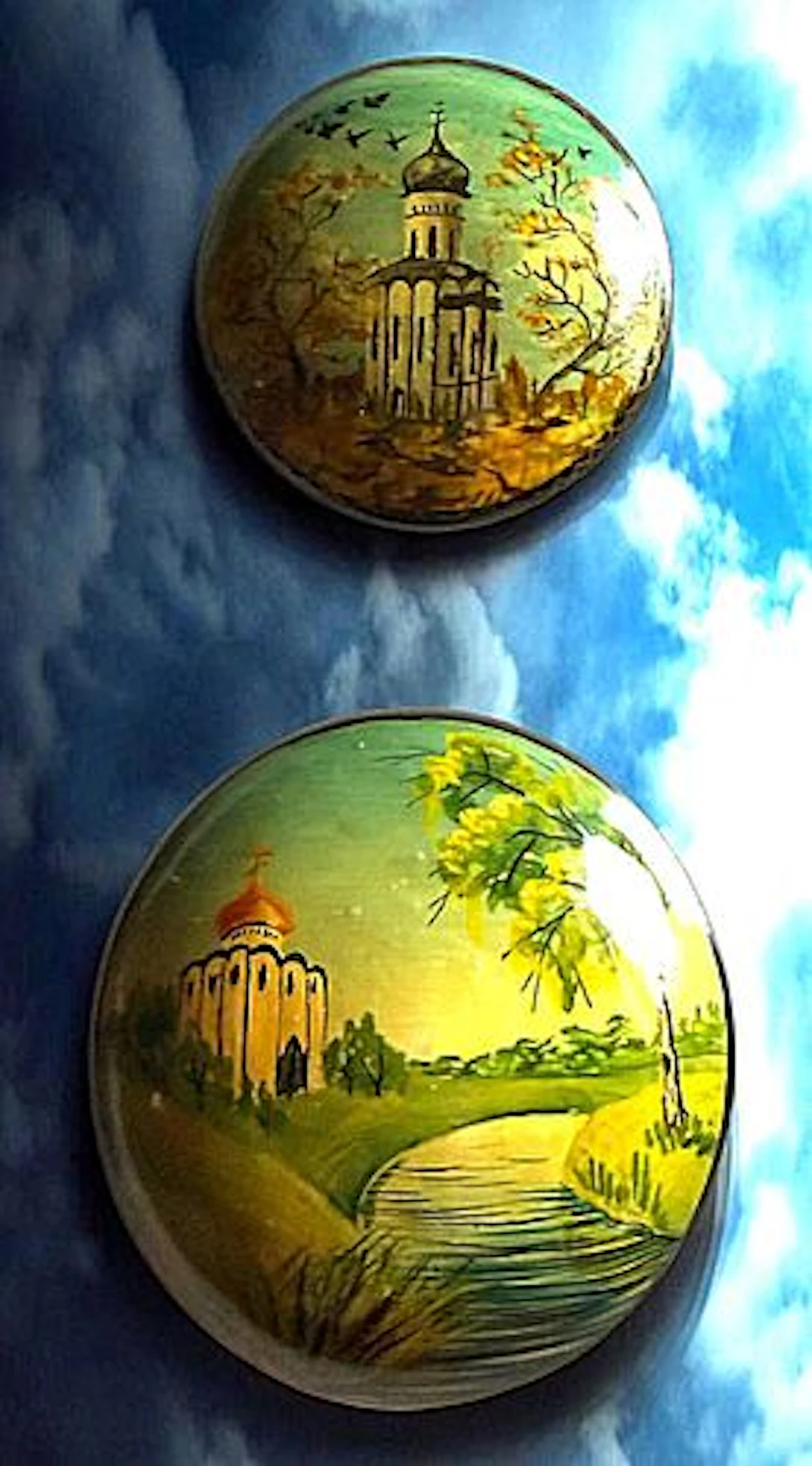 A SMALL CARD OF DIVISION 3 RUSSIAN PICTORIAL BUTTONS