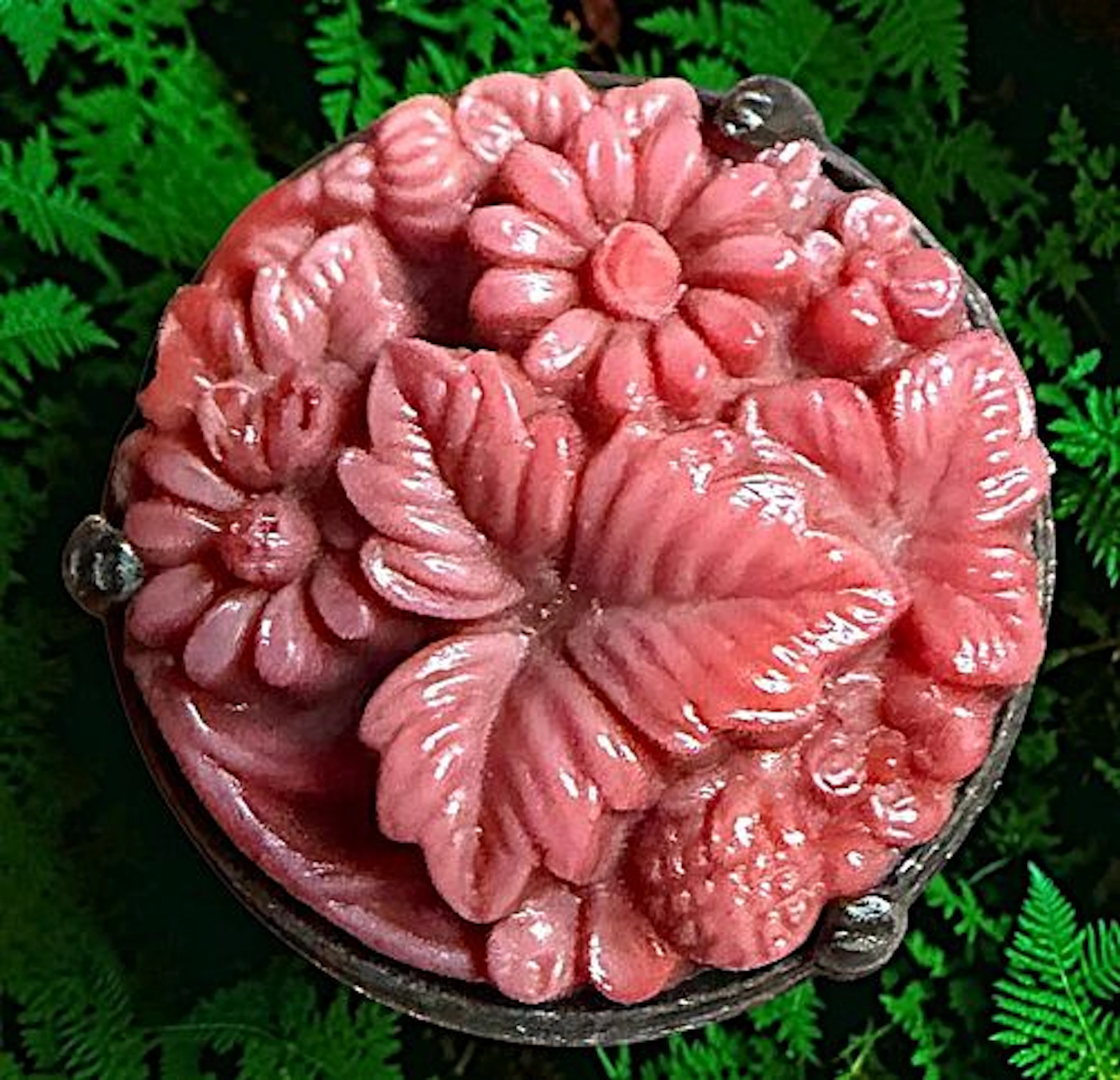 A DIVISION ONE GEMSTONE IN METAL BUTTON