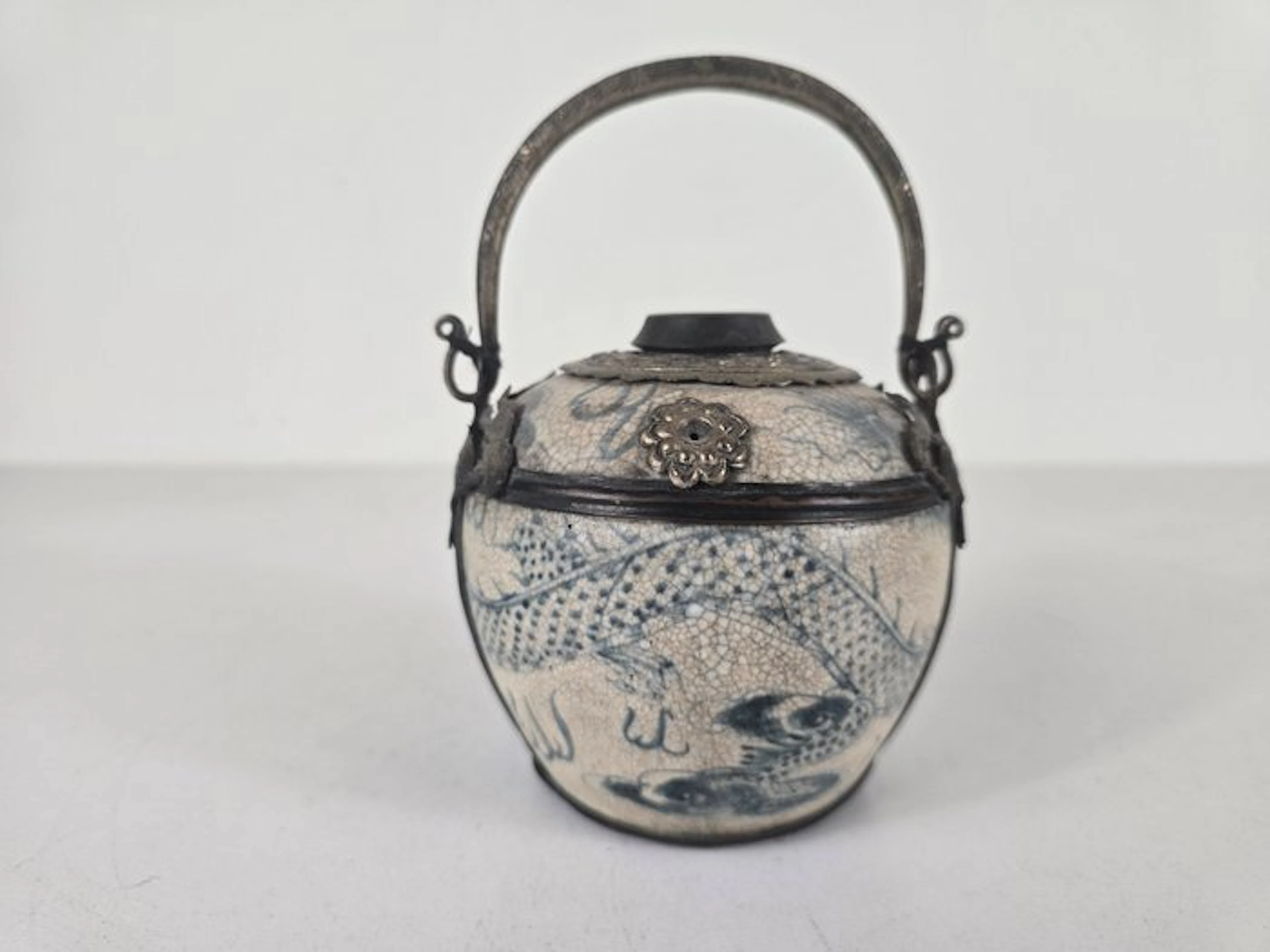 Gemaakt voor het Vietnamese keizerlijke hof in Hué - Hookah - Porcelain