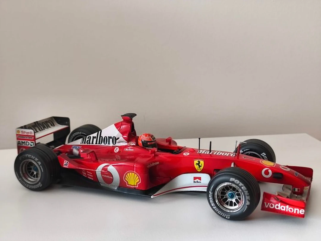 Hot Wheels 1:18 - Model car - Ferrari F2002