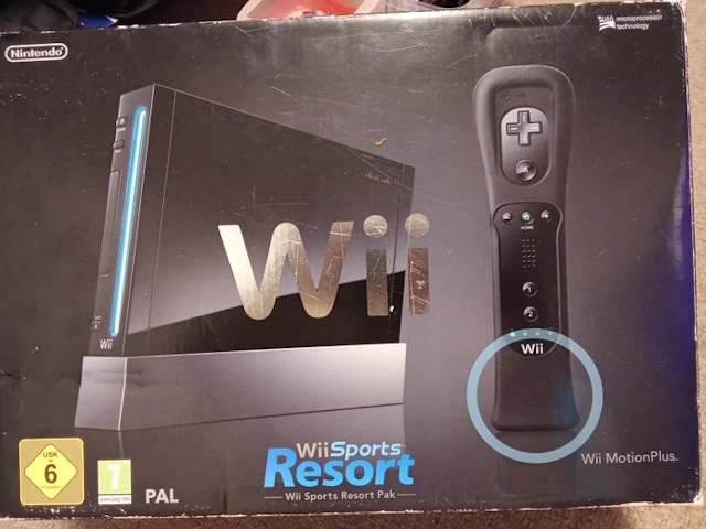 Nintendo - Wii - Wii Sports Resort Pak - Video game...