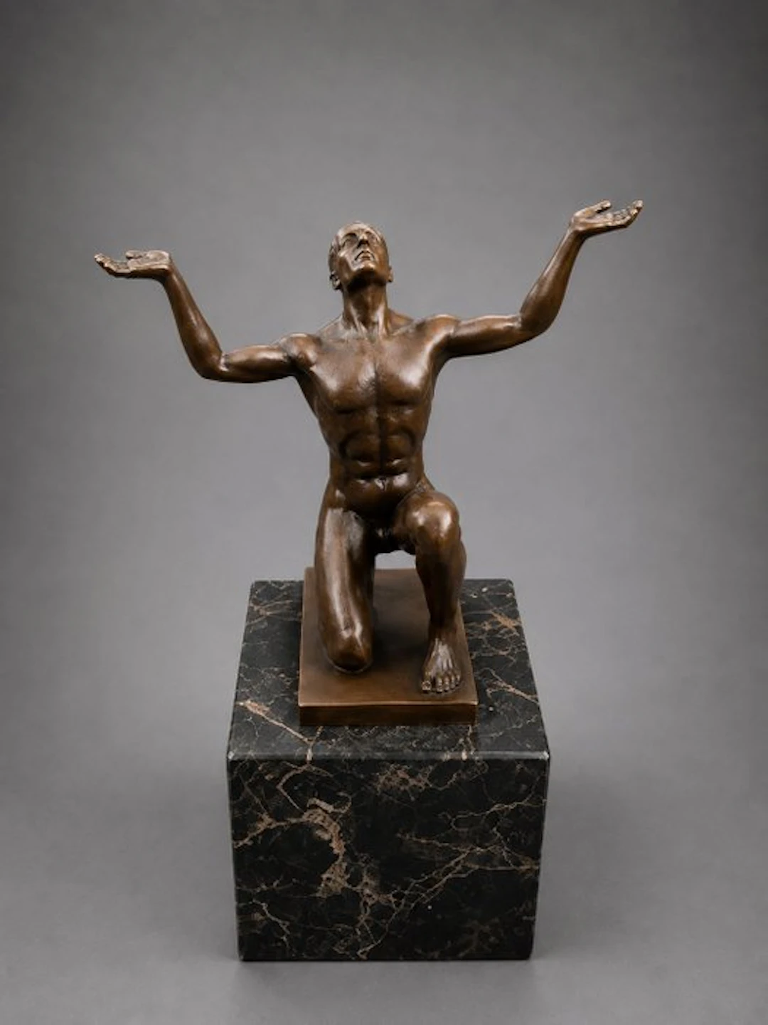 Cegaro - Statue