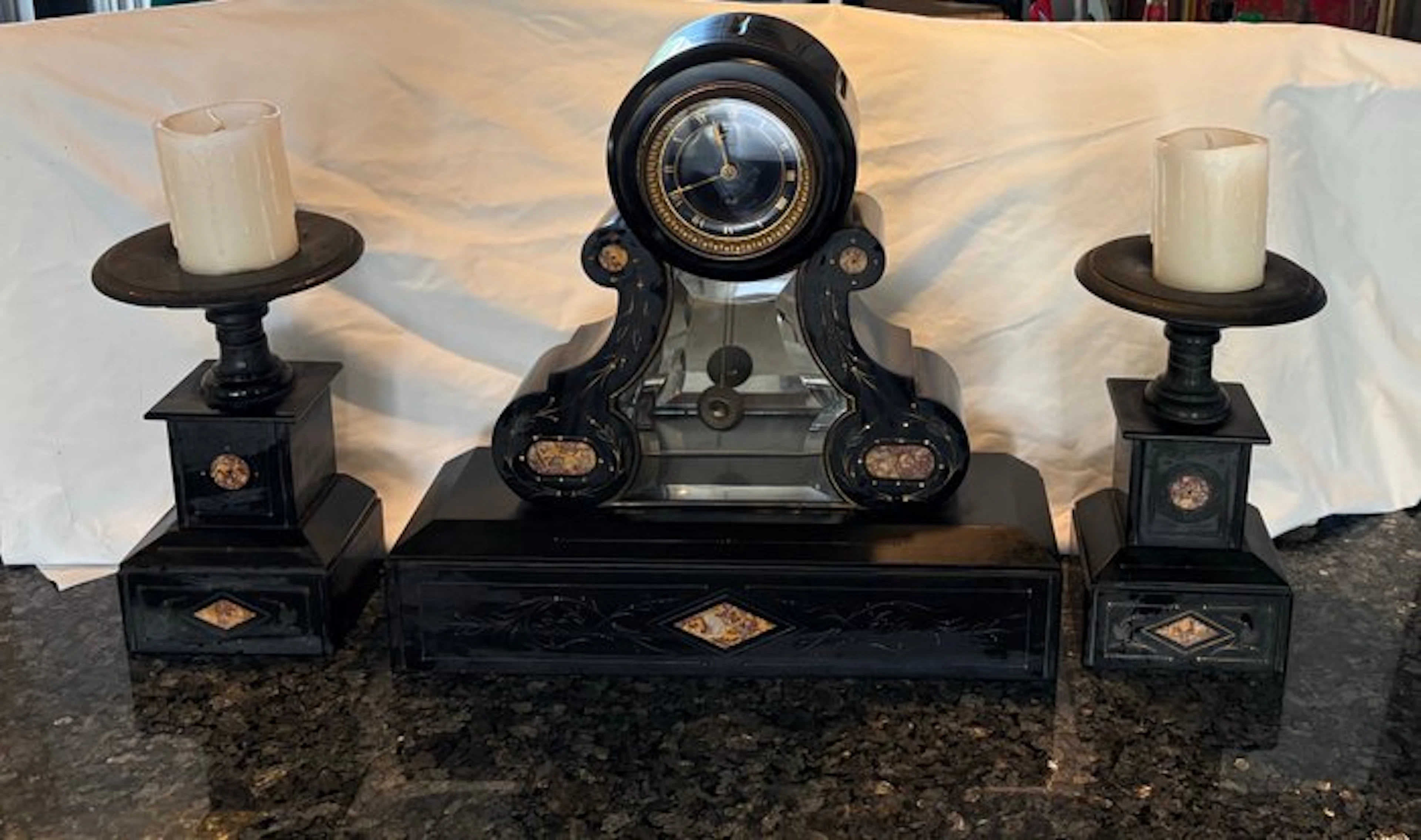 Clock and garniture set - Marble, Brass - 1850-1900