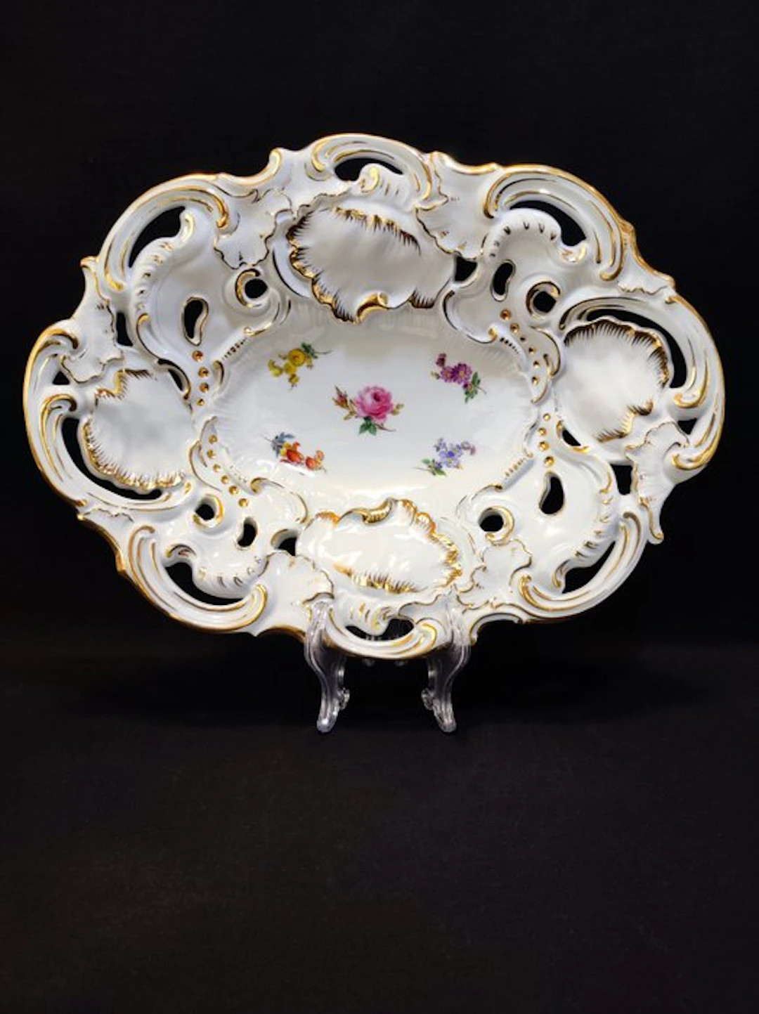Meissen - Dish - 32x24,5 cm Prunkschale Streublümchen mit...
