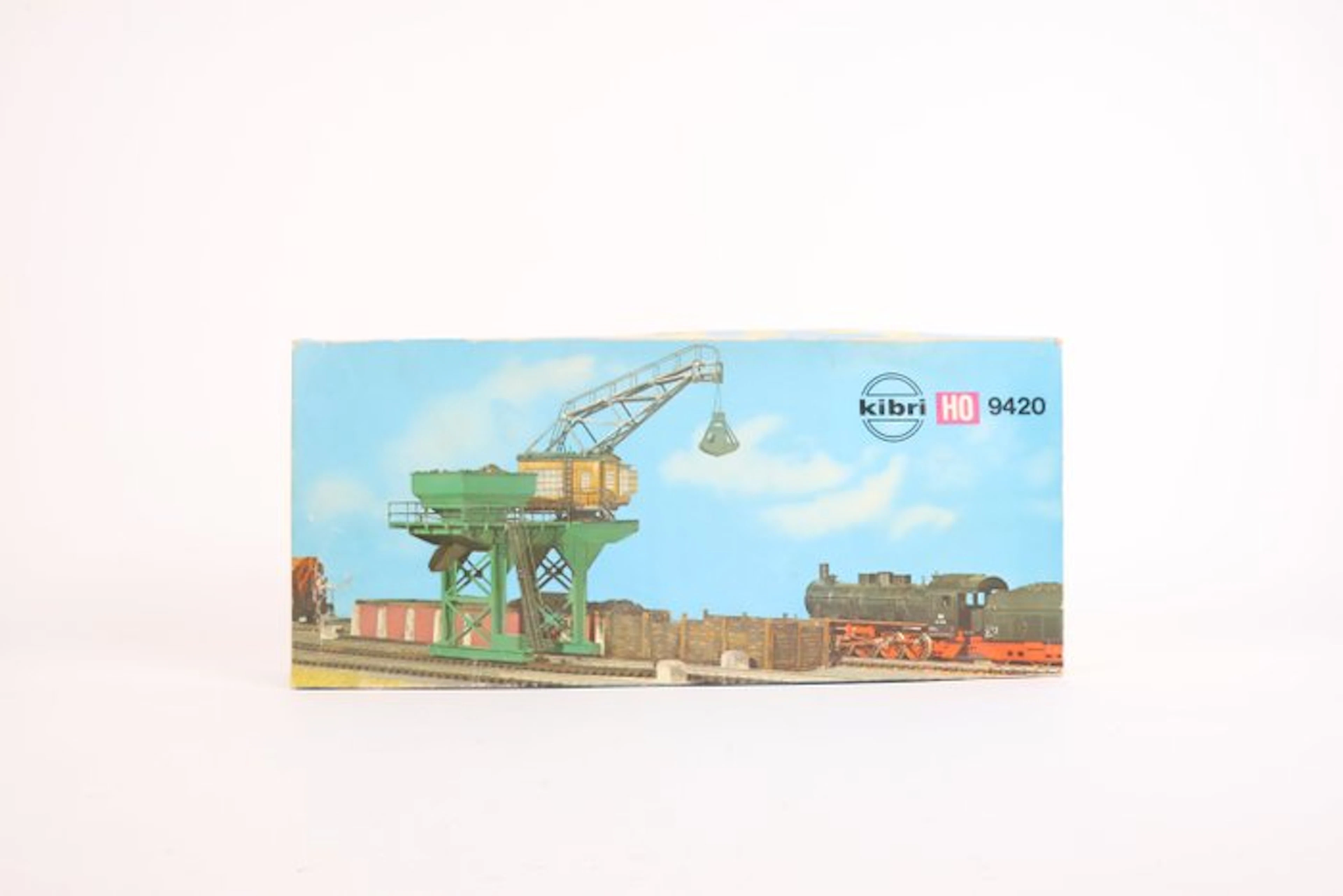 Kibri H0 - 9420 - Model train building kits (1) - Coal bunker with a crane