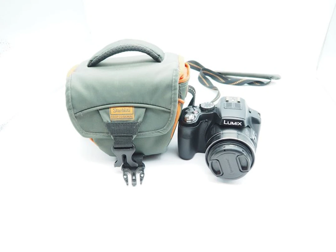 Panagor Lumix DMC-FZ200 camera + 25-600mm lens (inclusief...