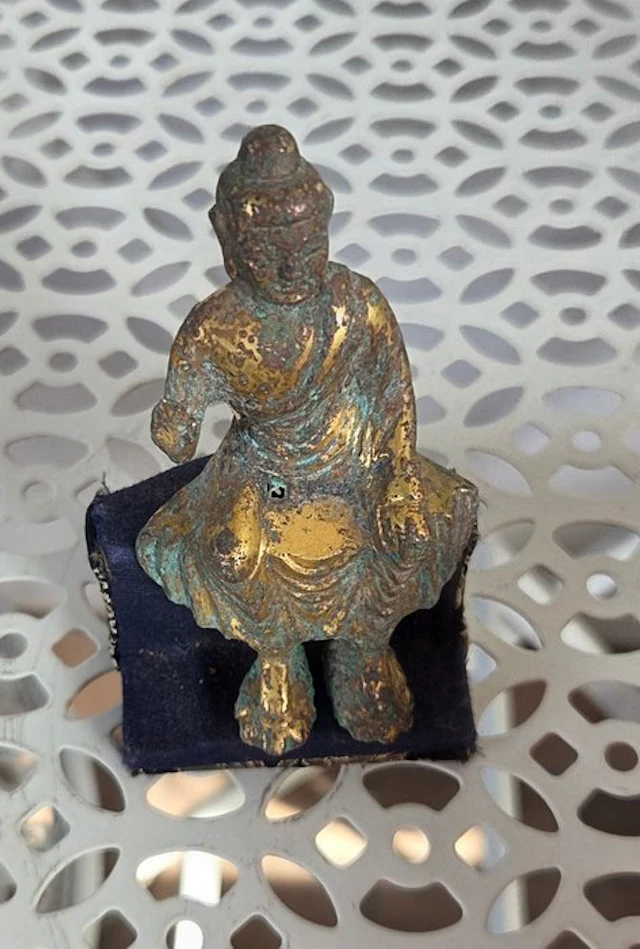Buddha seated in the Abhayamudra pose. - Bronze - China - 20th century