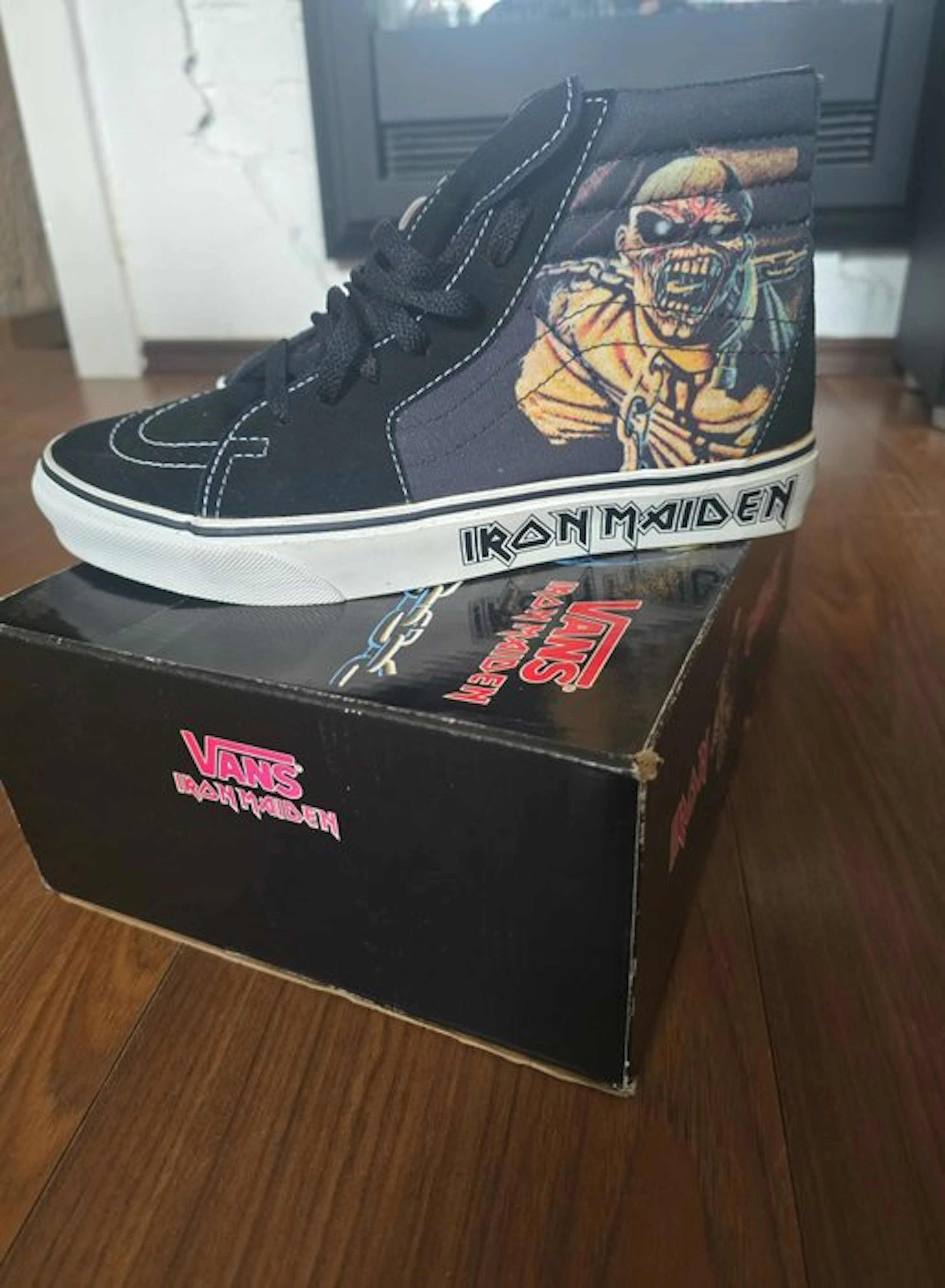 Vans - Iron Maiden x Vans SK8-Hi "Piece of Mind"...