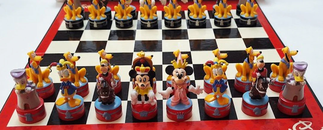 Chess set - Mickey Mouse & Friends totalmente nuevo con precinto. - Resin