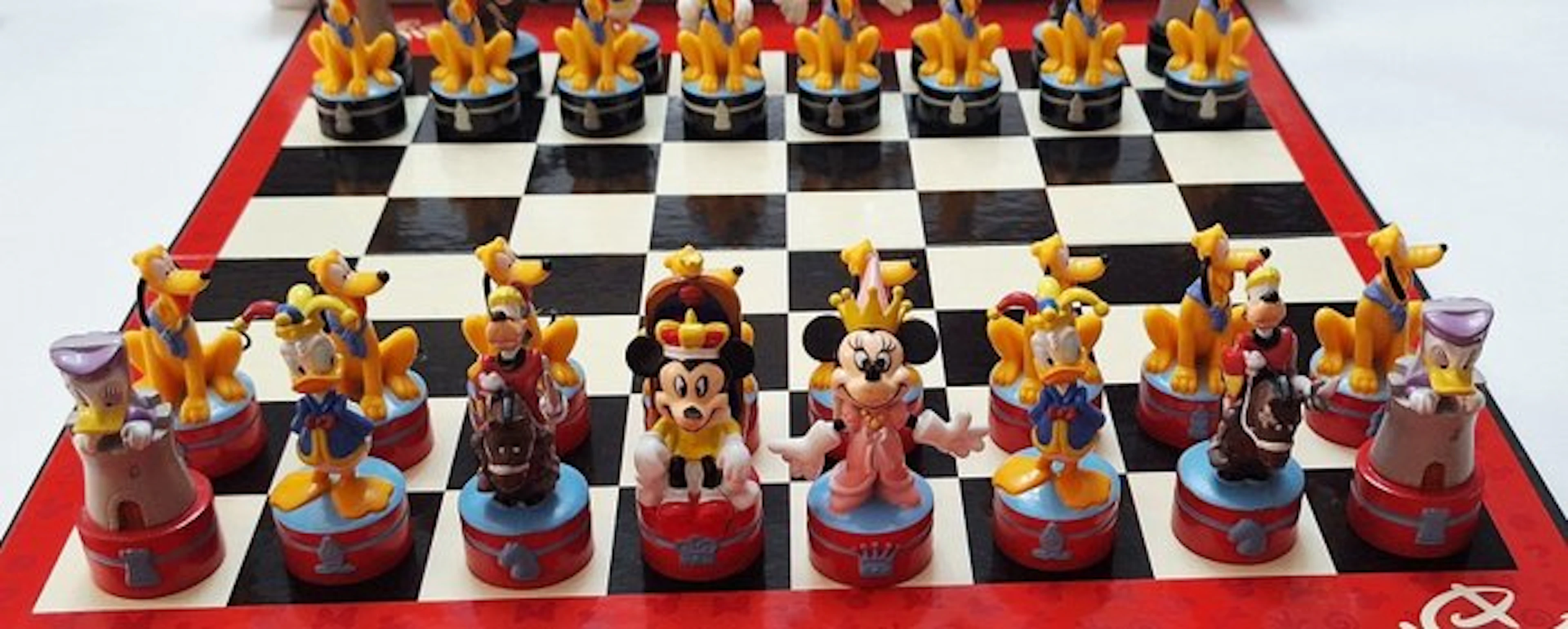 Chess set - Mickey Mouse & Friends totalmente nuevo con precinto. - Resin
