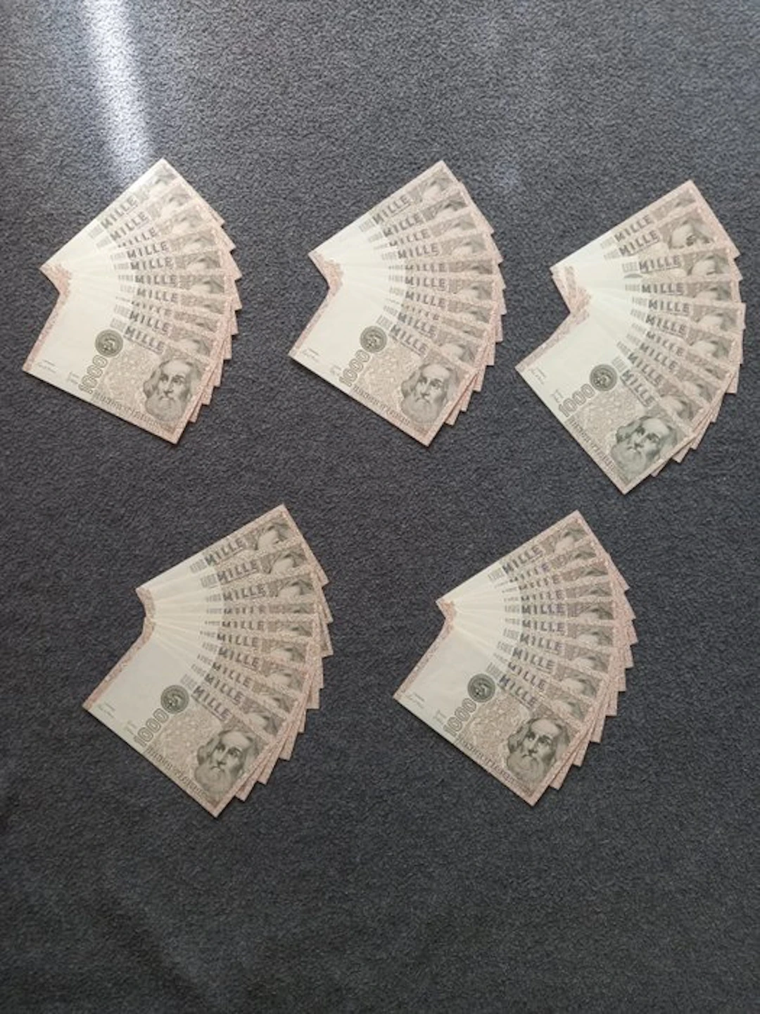 Italy. - 50 x 1.000 Lire 1982-1988 - Gigante BI 57; Pick 109 (No reserve price)