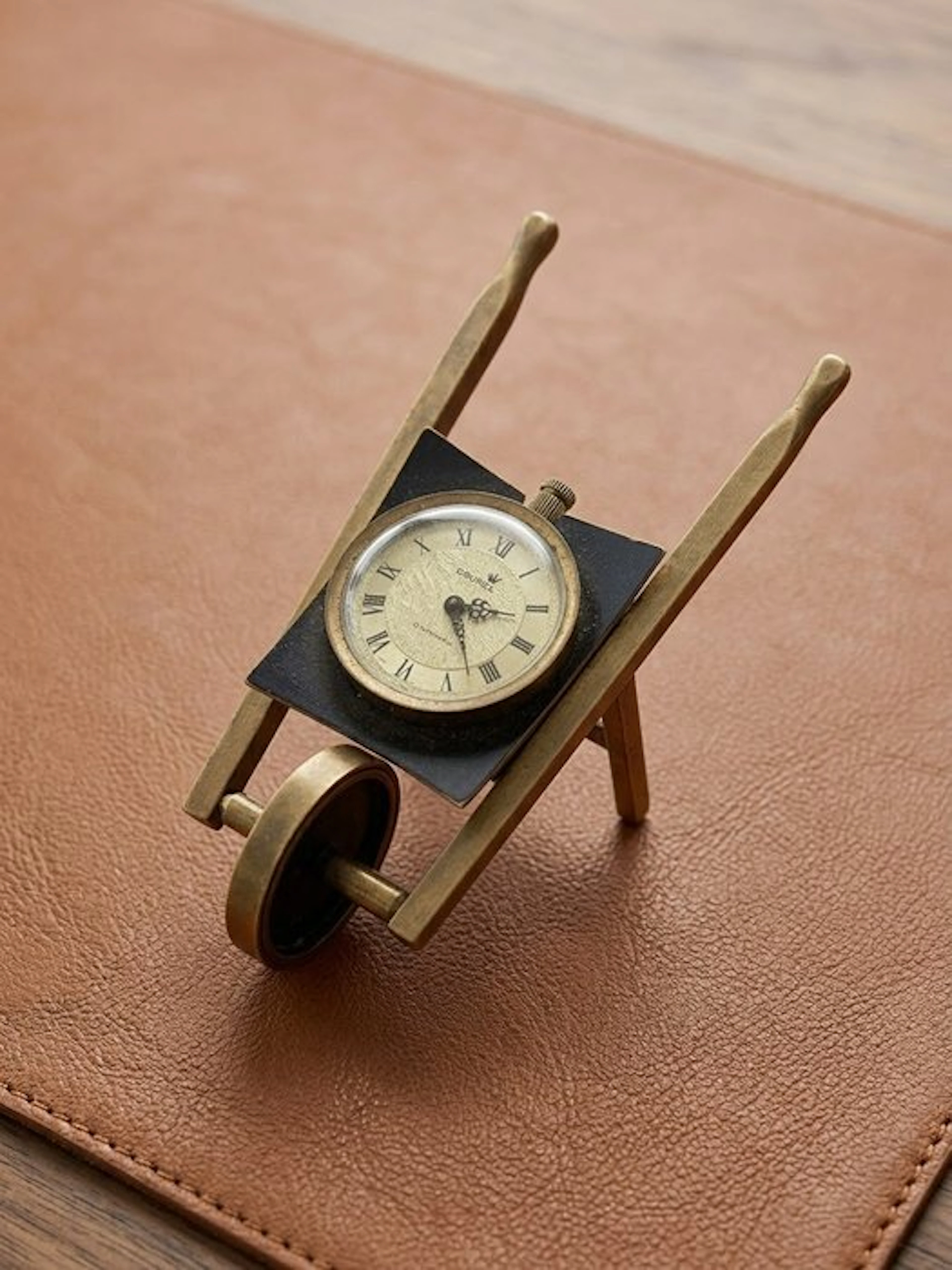 Desk clock - Rare en laiton en forme de brouette – Cronel...