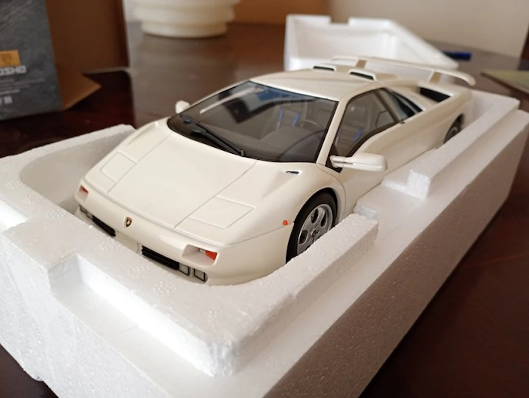 Kyosho 1:18 - Model race car - Lamborghini Diablo SE30 Jota