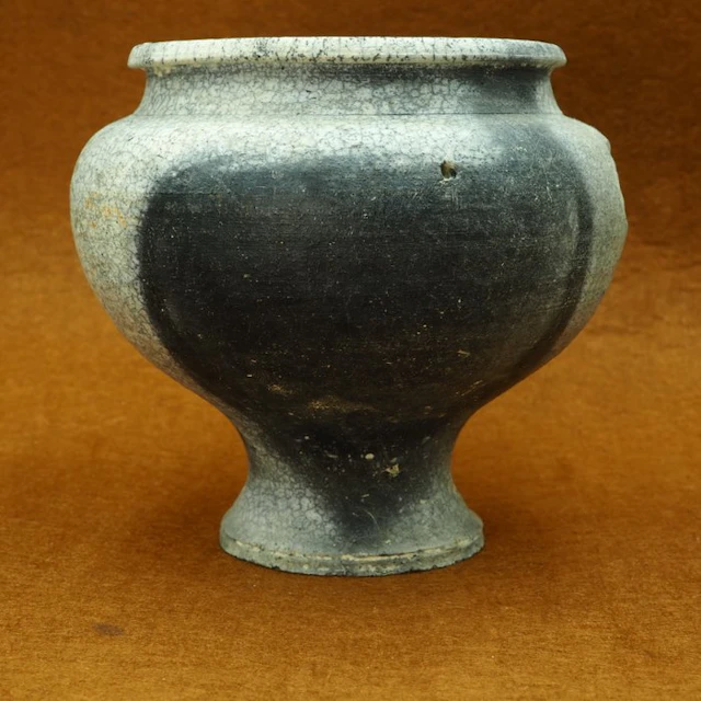 Ancient Gallo-Roman Pottery coarse ware vessel - 10.5 cm