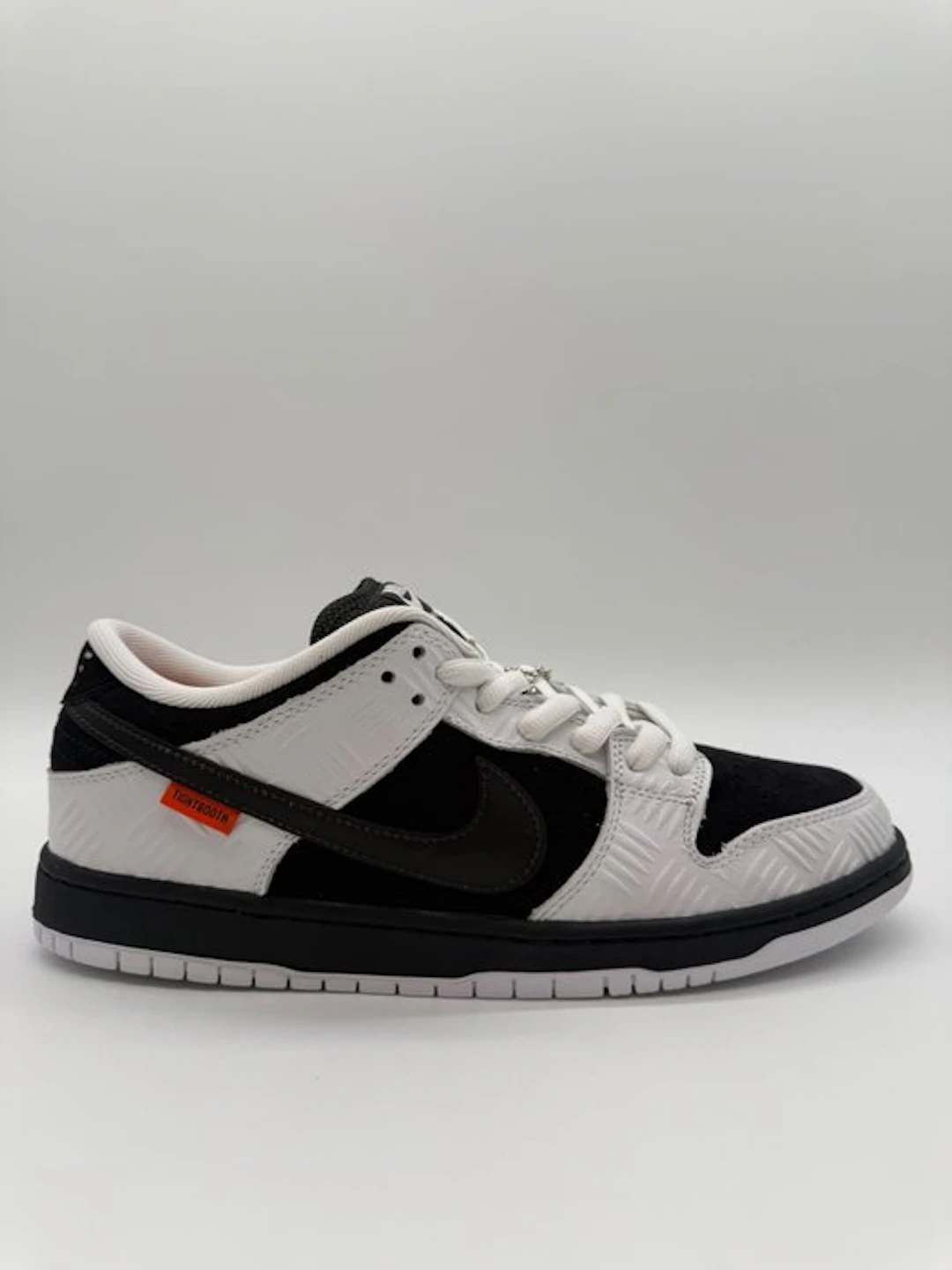 Nike - Nike SB Dunk Low TIGHTBOOTH - Sneakers - Size: EU 44.5 - New with tags