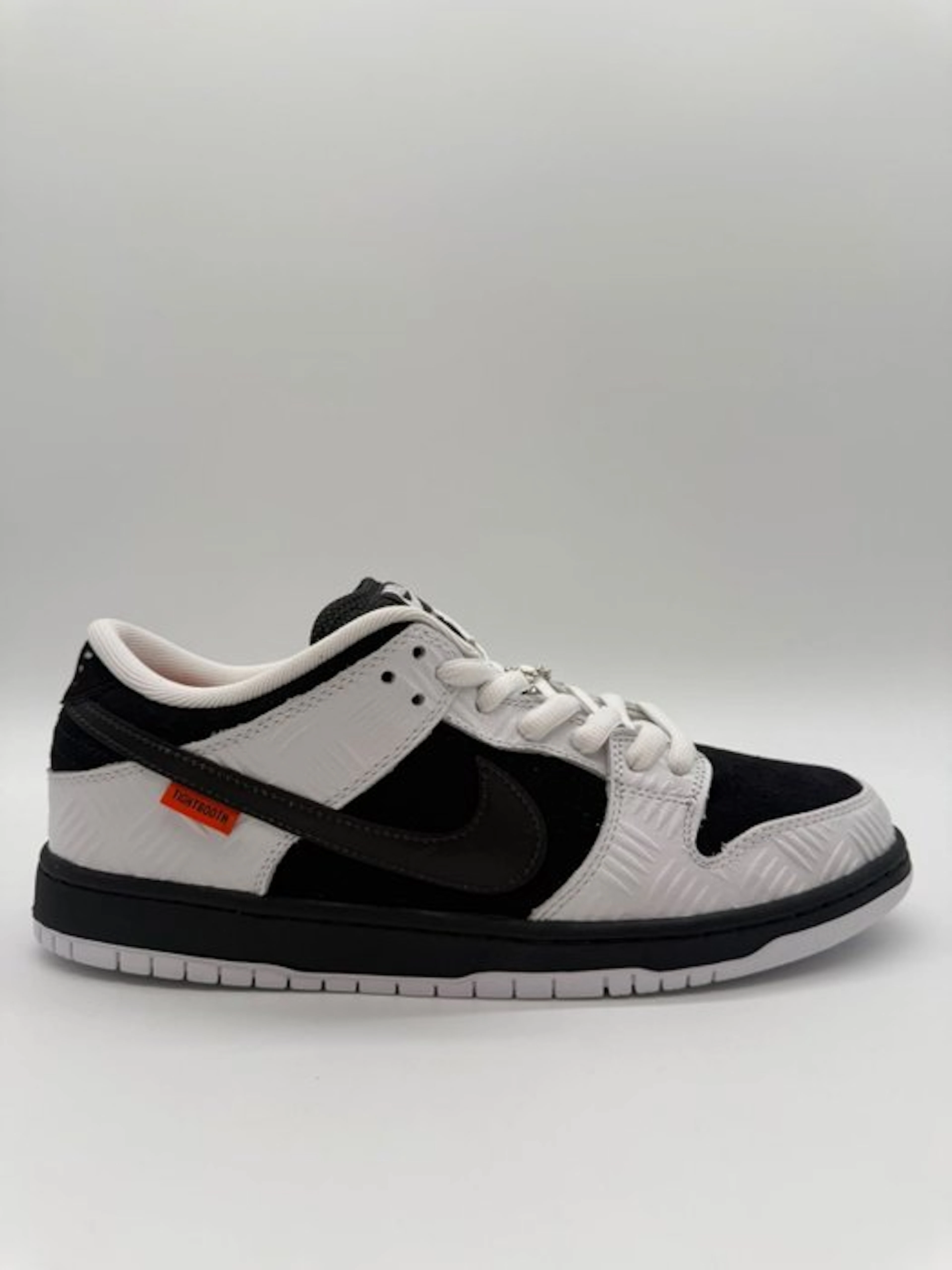 Nike - Nike SB Dunk Low TIGHTBOOTH - Sneakers - Size: EU 44.5 - New with tags