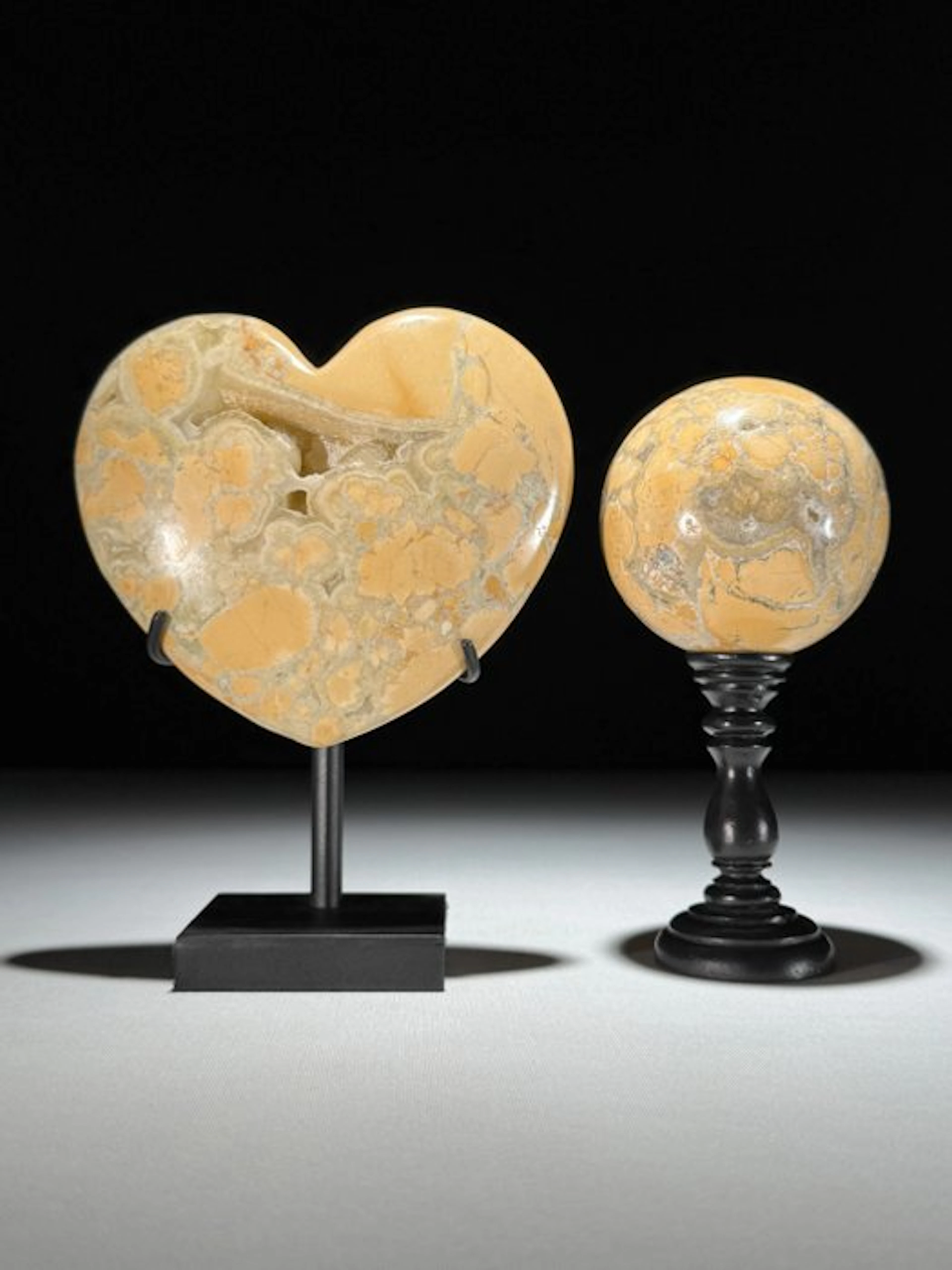 NO RESERVE PRICE - Beautiful Pair of Onyx Heart-Shaped...