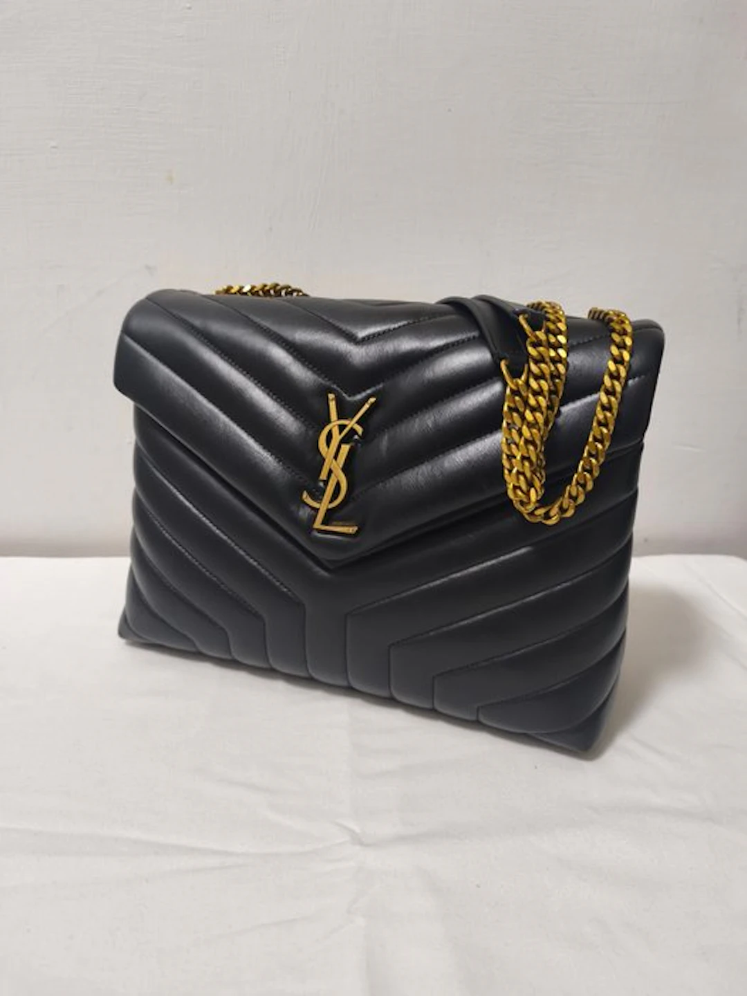 Yves Saint Laurent - loulou - Shoulder bag
