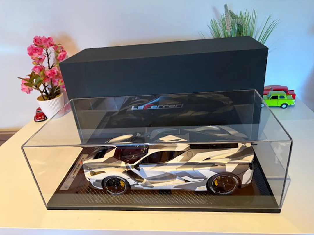 BBR 1:12 - Model car - Ferrari LaFerrari 2013 Matt Camouflage - Limited #25/60