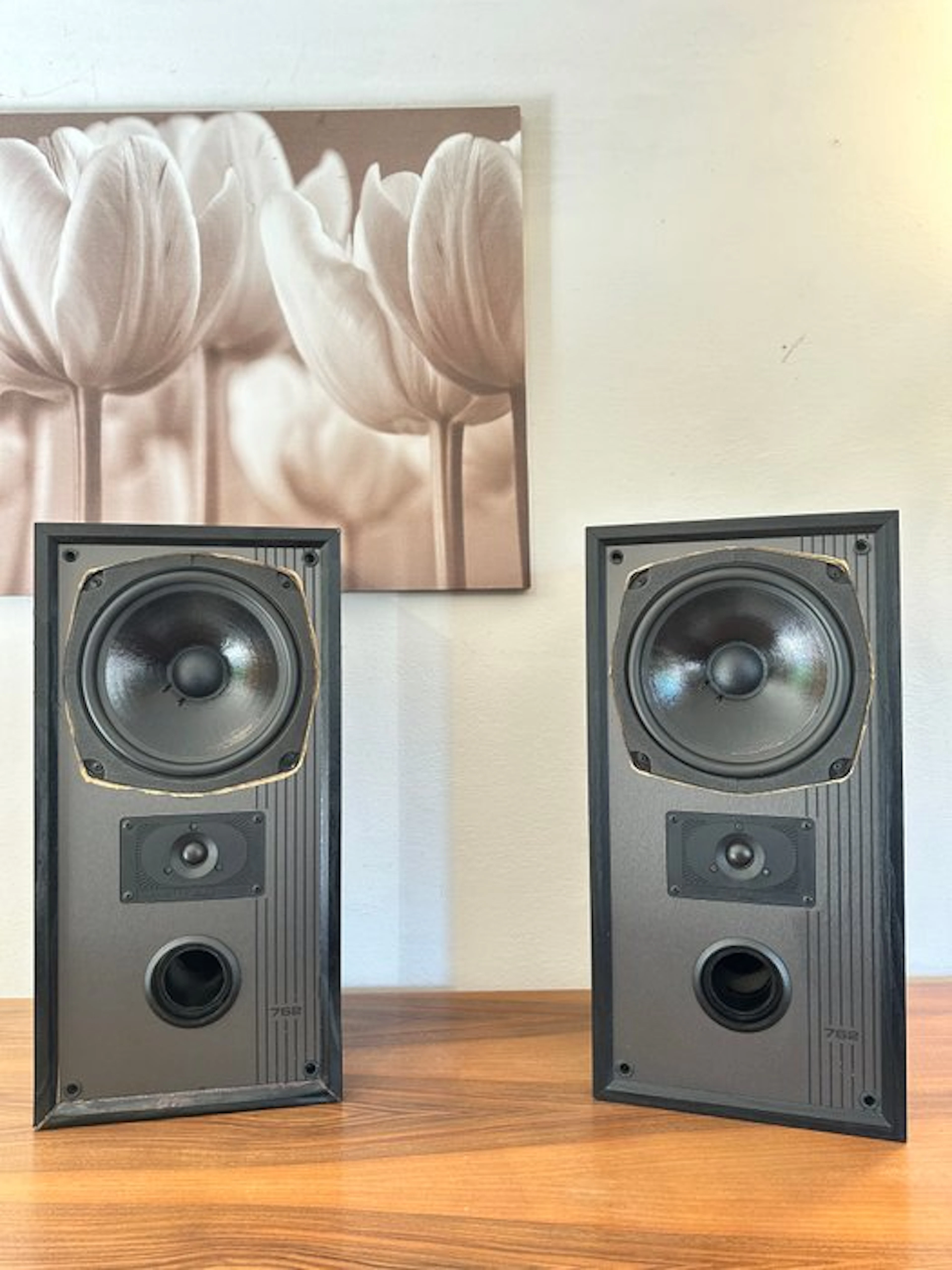Mission - 762 / 2-Way Bass-Reflex Standmount / Bookshelf Speaker set