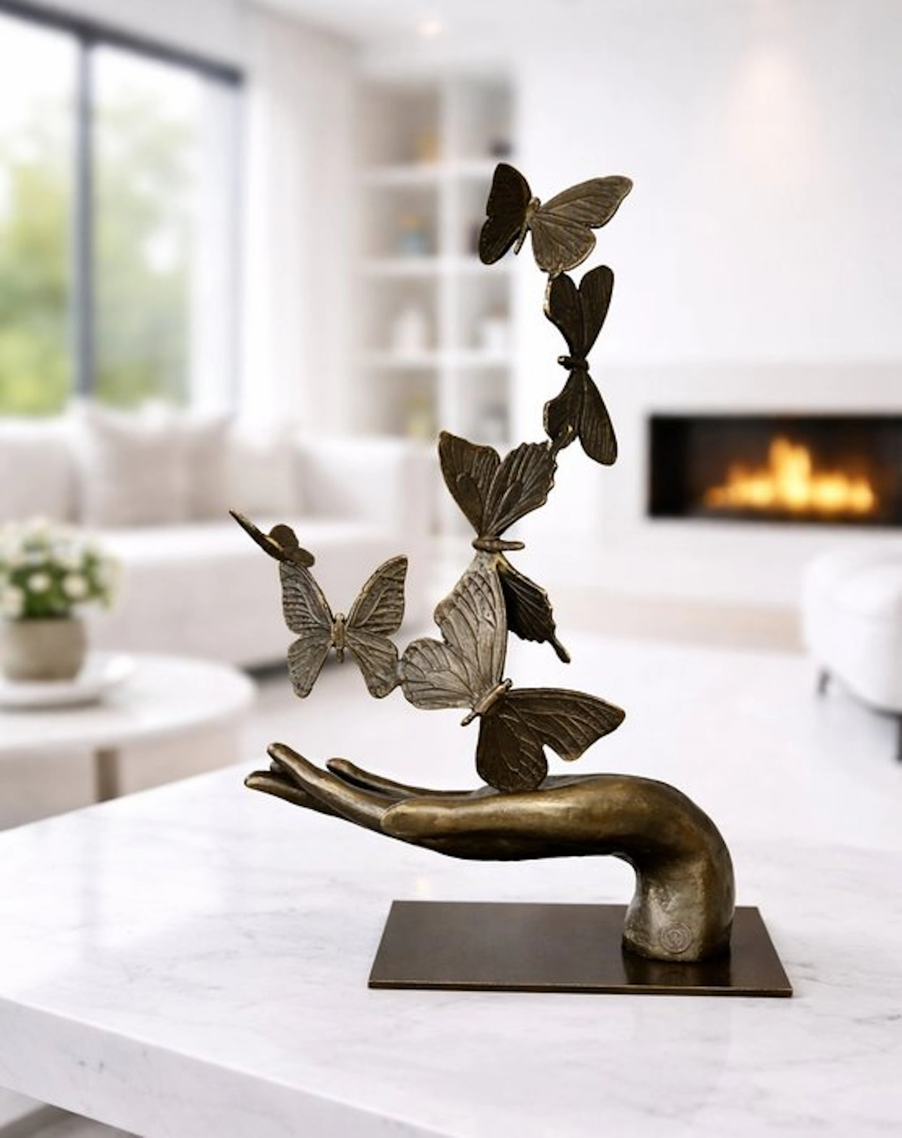Antoinette - Sculpture, Releasing Beauty - 2,6 kg - 35 cm - Patinated bronze
