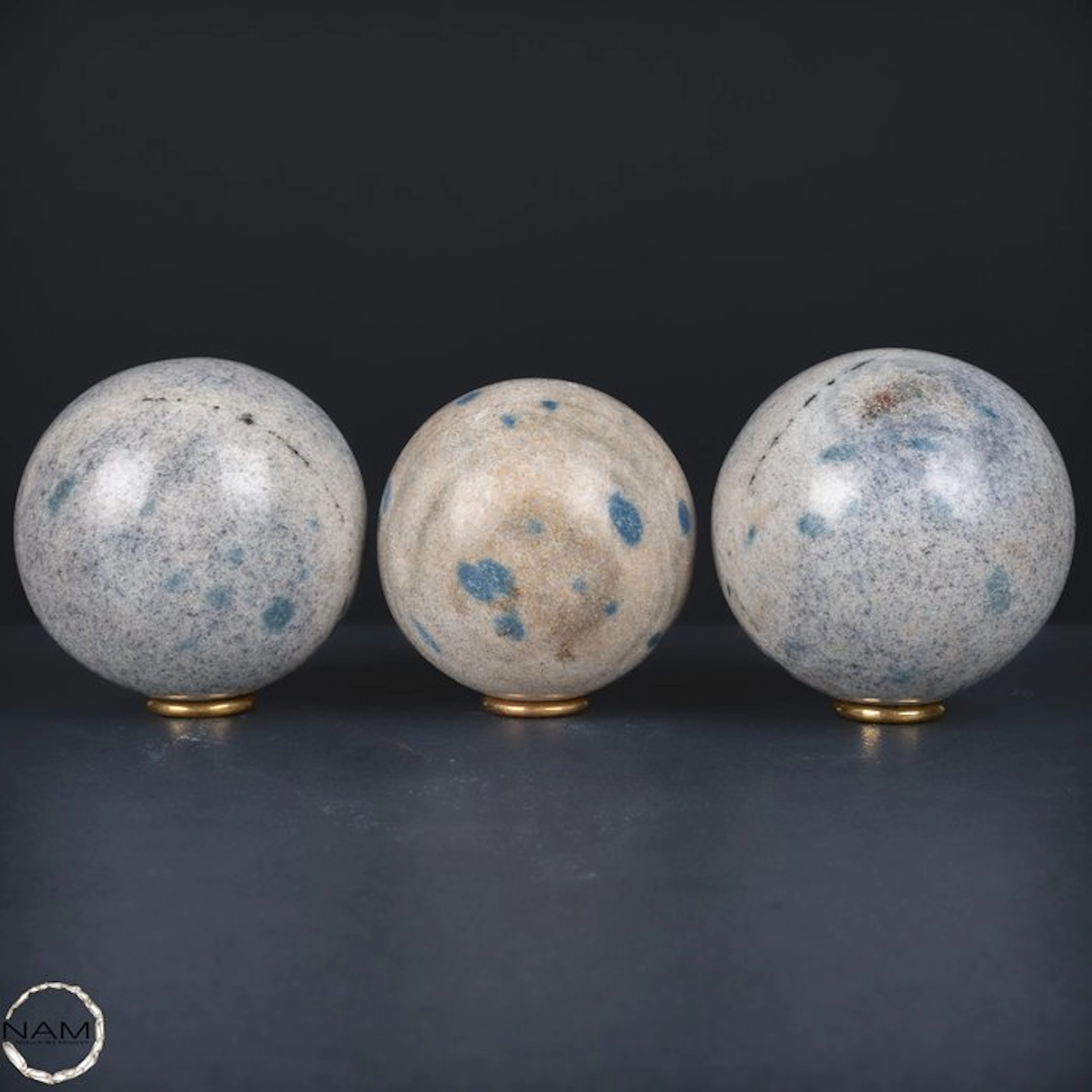 Natural K2 sphere set from Madagascar – hand-polished...