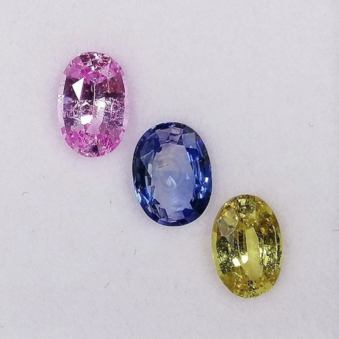 3 pcs Sapphire - 1.67 ct - Instituto Gemólogico Español...