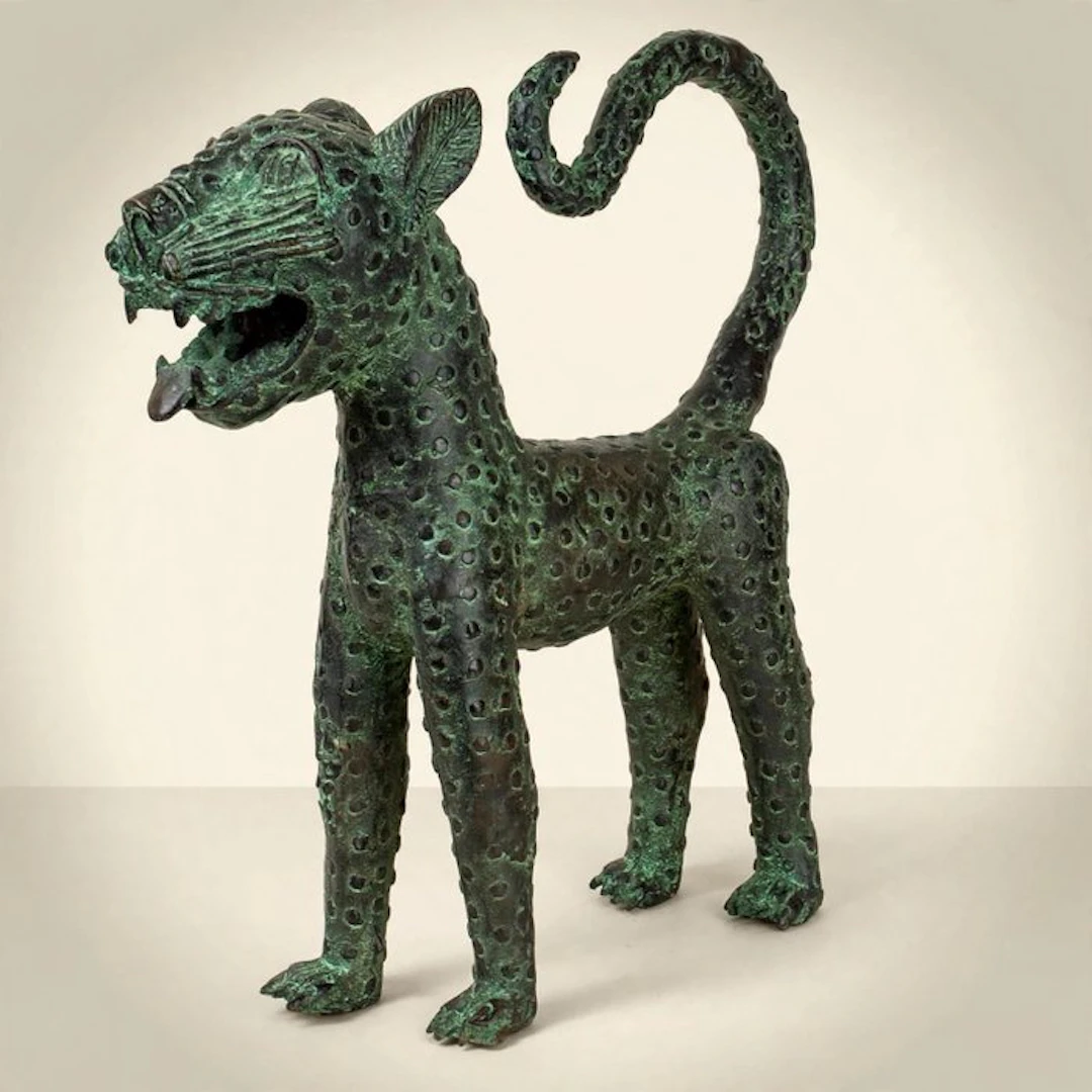 Léopard en bronze à patine verte - Sculpture - Nigeria
