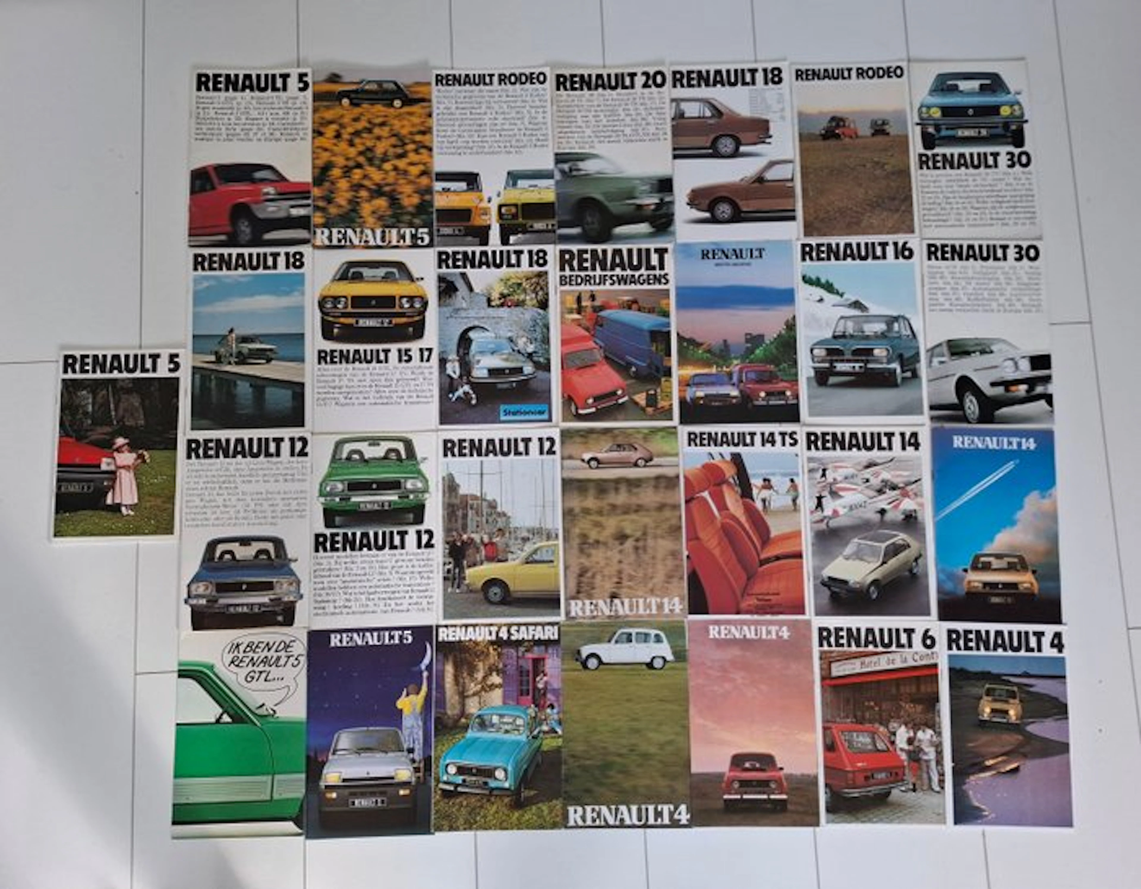 Zeldzaam lot van 29 brochures A5 formaat Renault! - Brochure - 1980