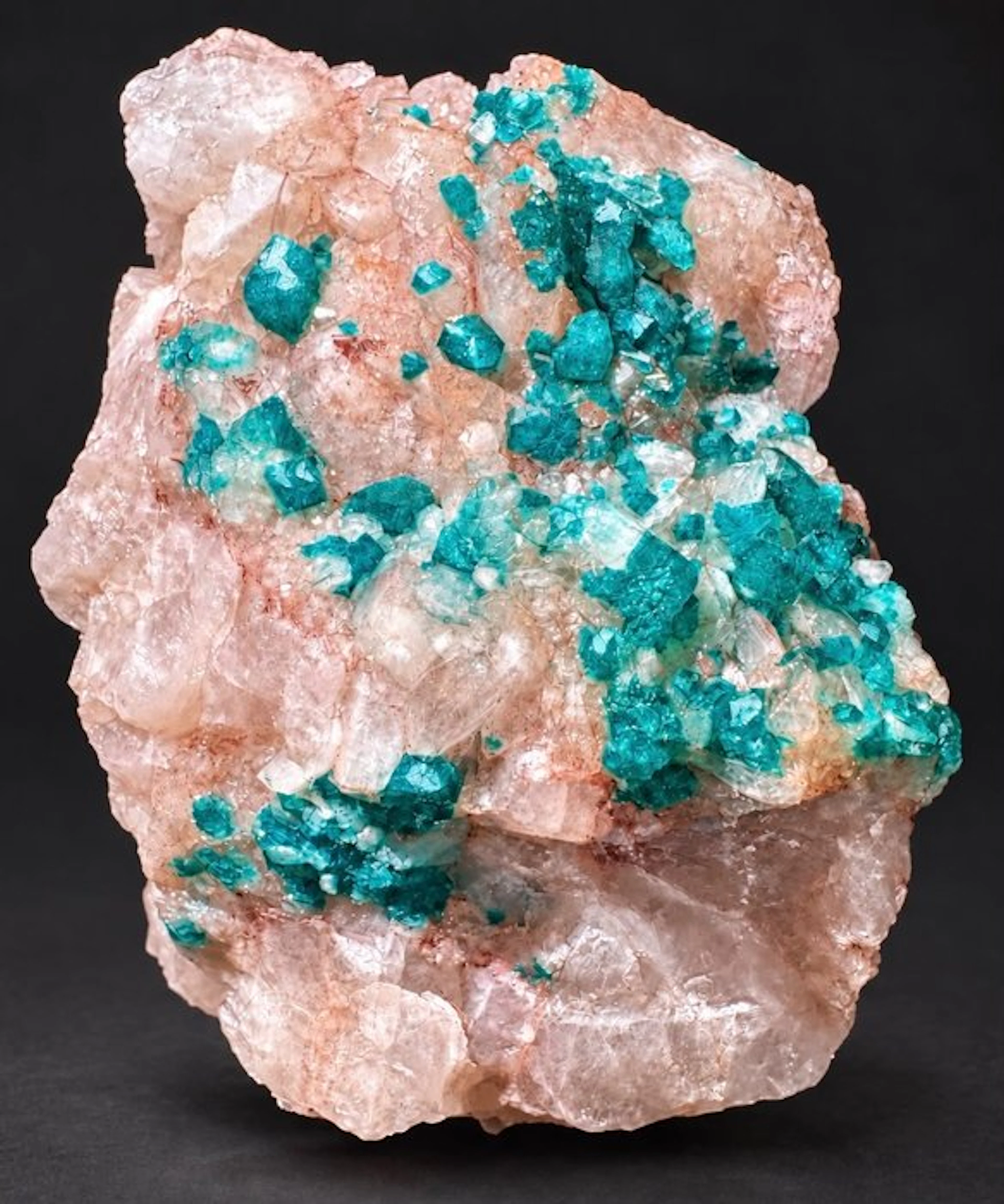 Dioptase Mineral Collection - Height: 4 cm - Width: 3.5 cm- 100 g - (1)